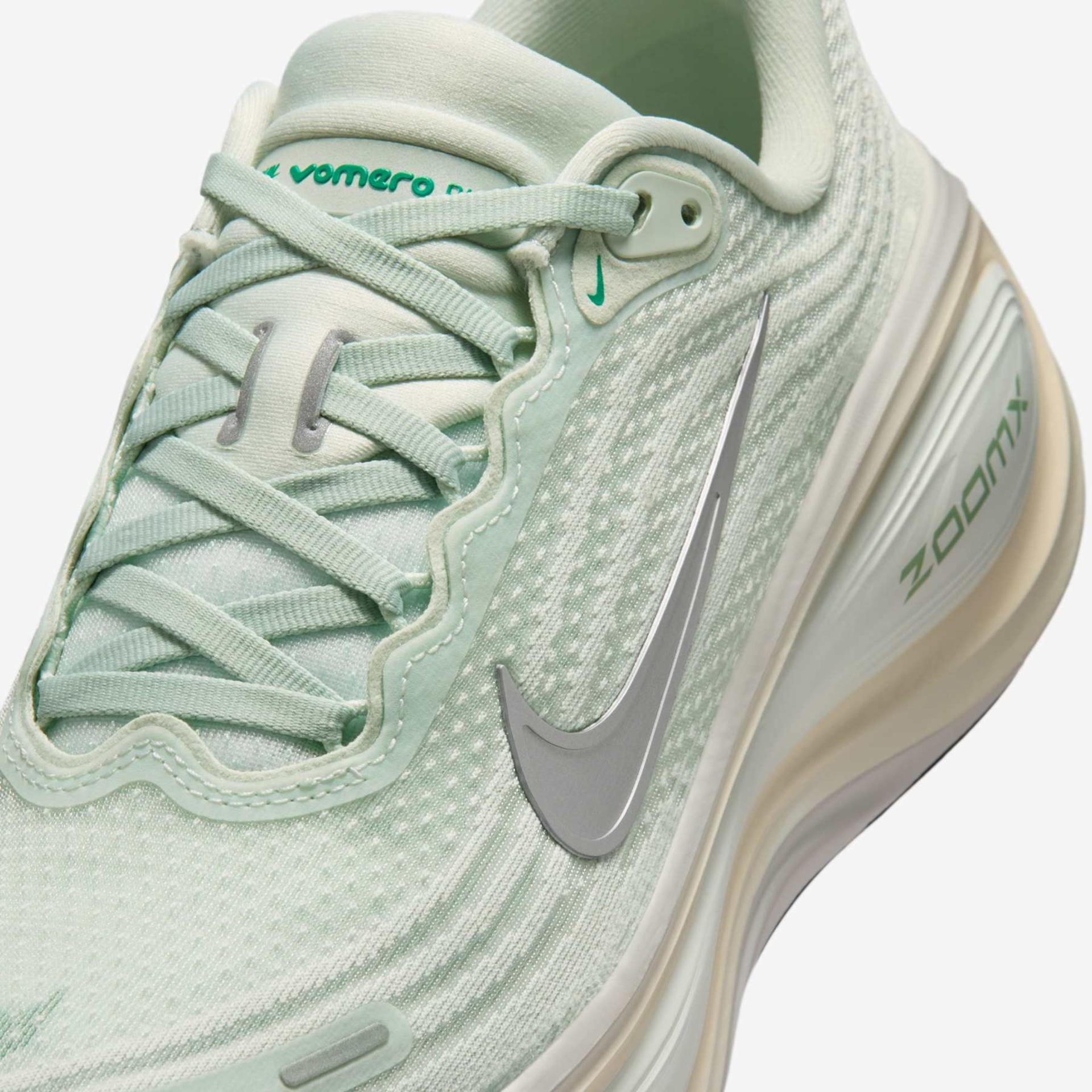 Tênis Nike Vomero Plus Feminino - Foto 7