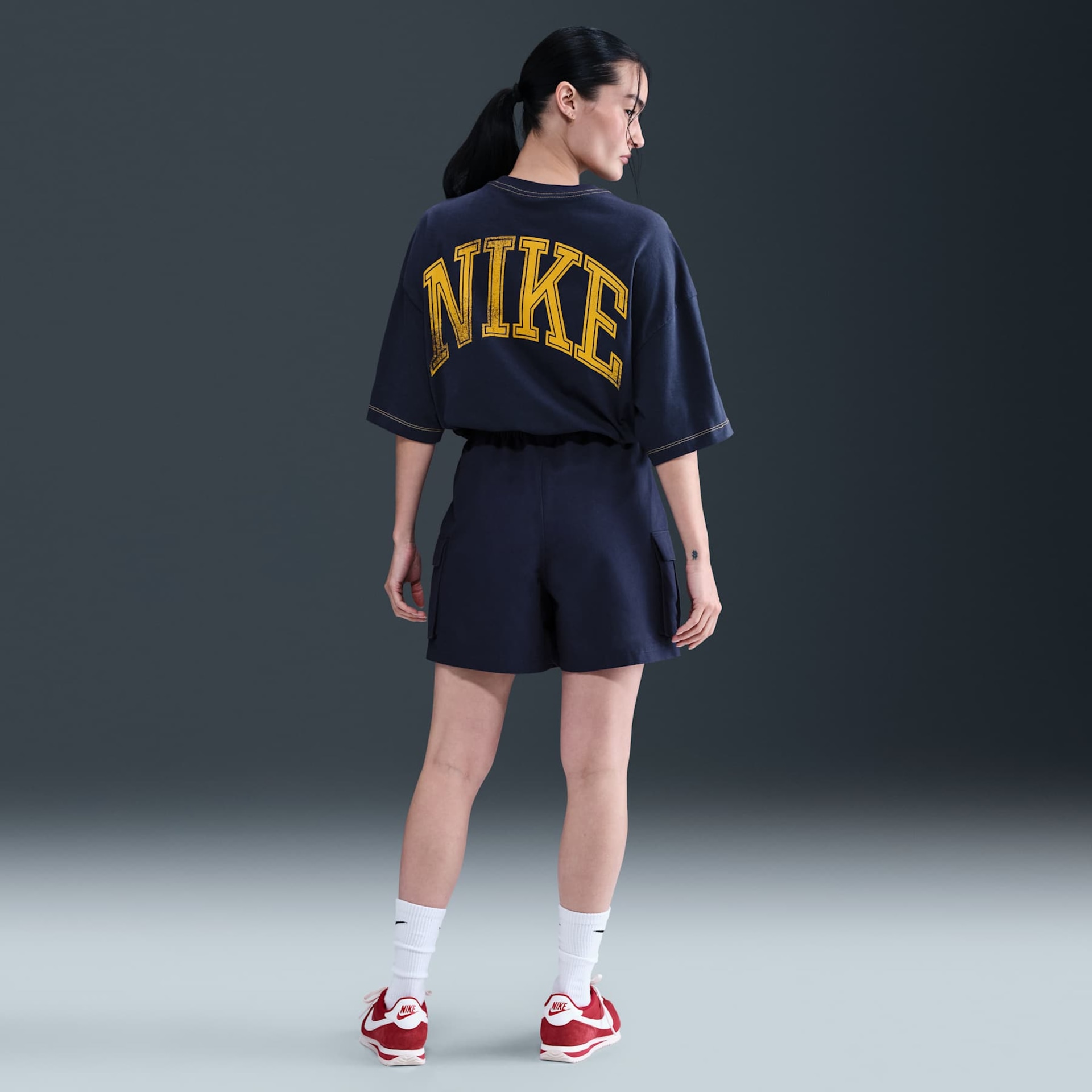 Shorts Cargo Nike Sportswear Street 5IN Feminino - Foto 4