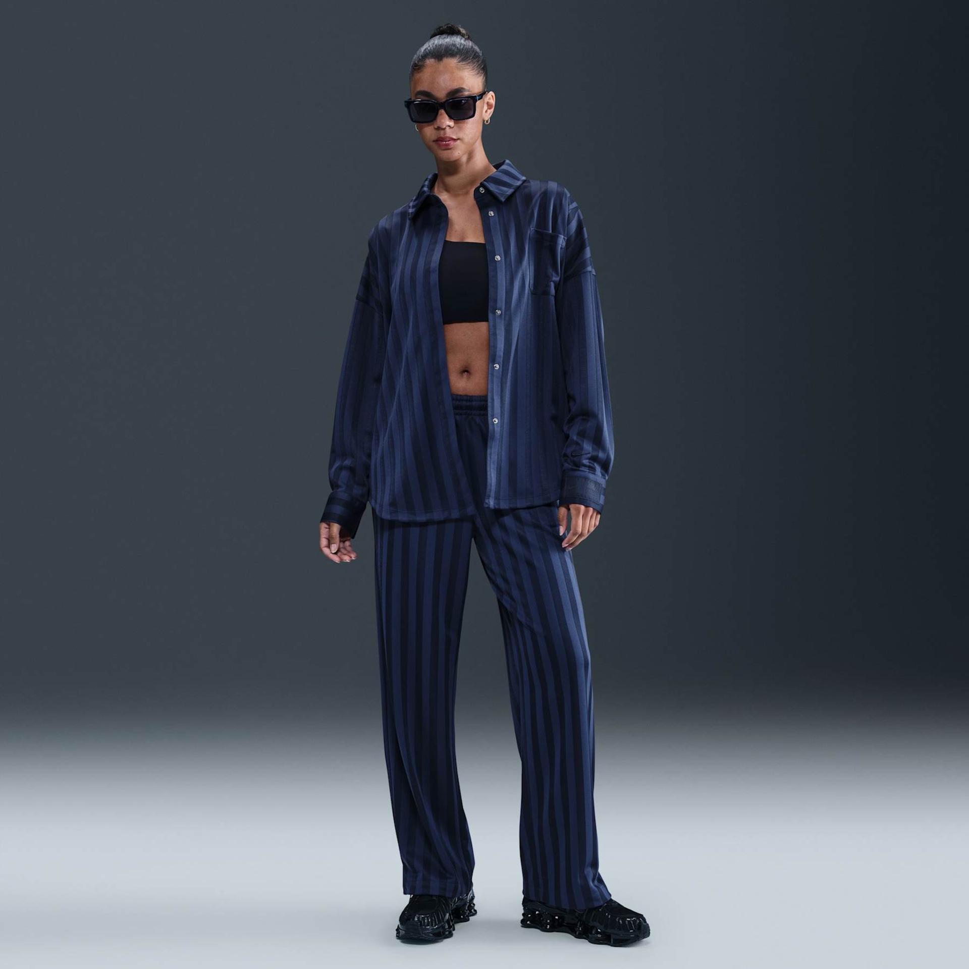 Camisa Nike Sportswear Stripe Feminina - Foto 4