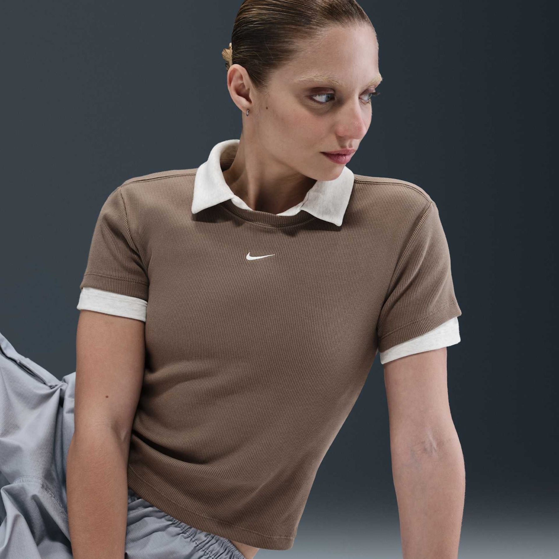 Camiseta Nike Sportswear Feminina - Foto 3
