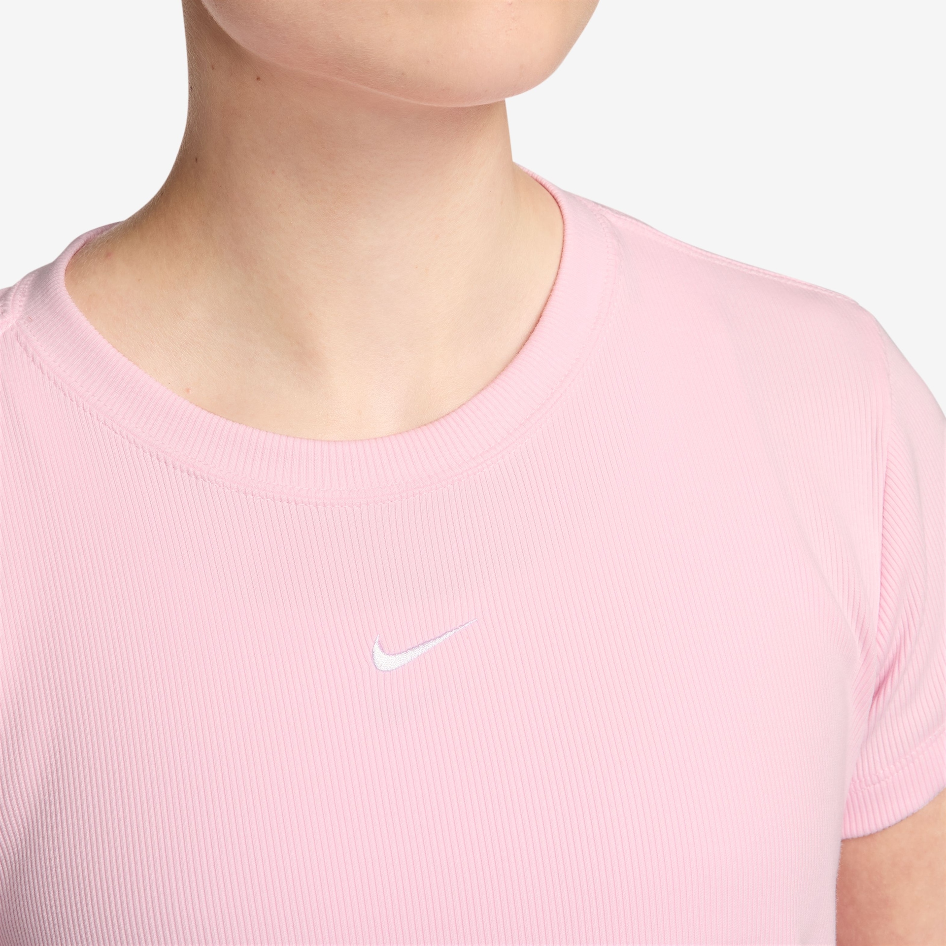 Camiseta Nike Sportswear Feminina - Foto 3
