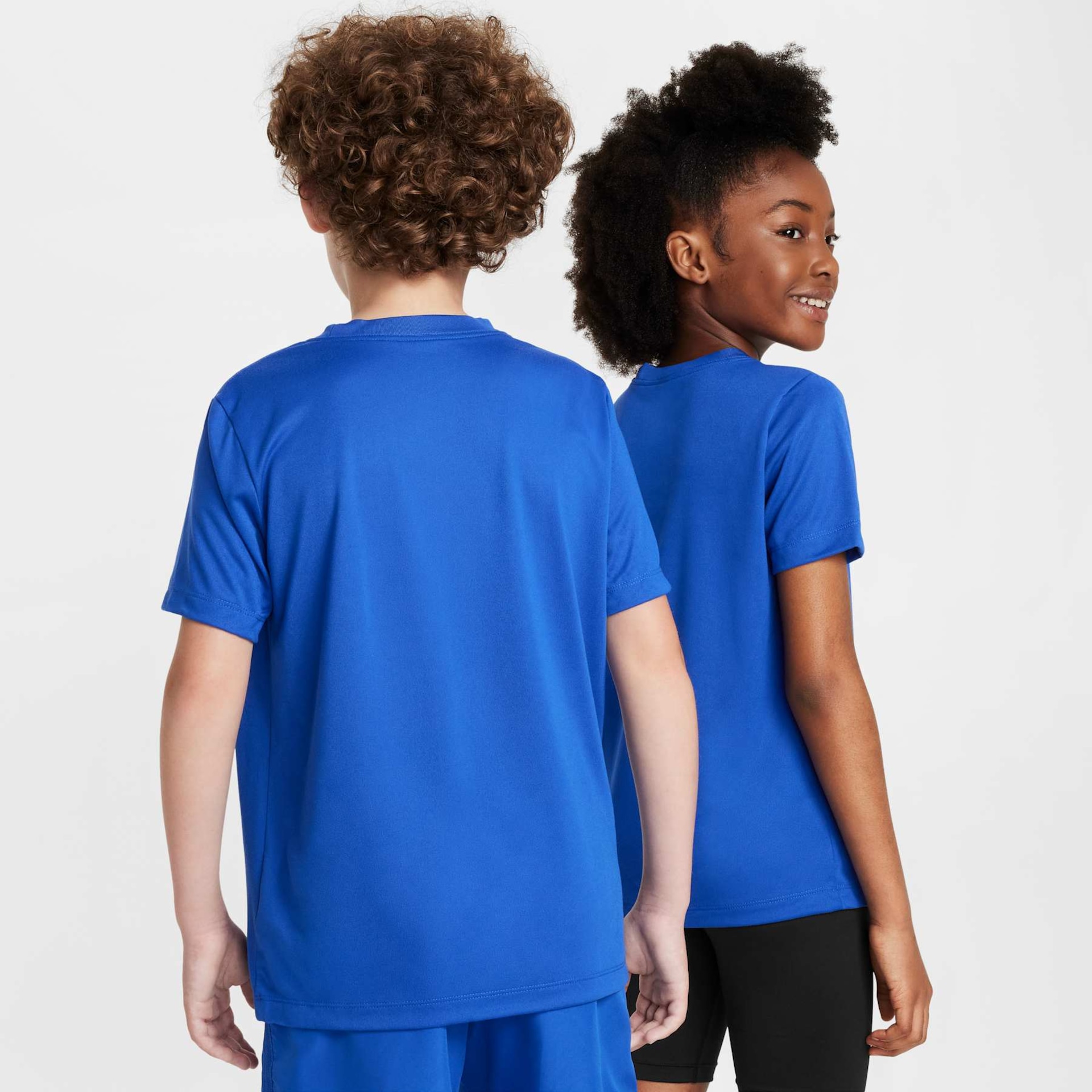 Camiseta Nike Dri-FIT Legend Swoosh Infantil - Foto 2