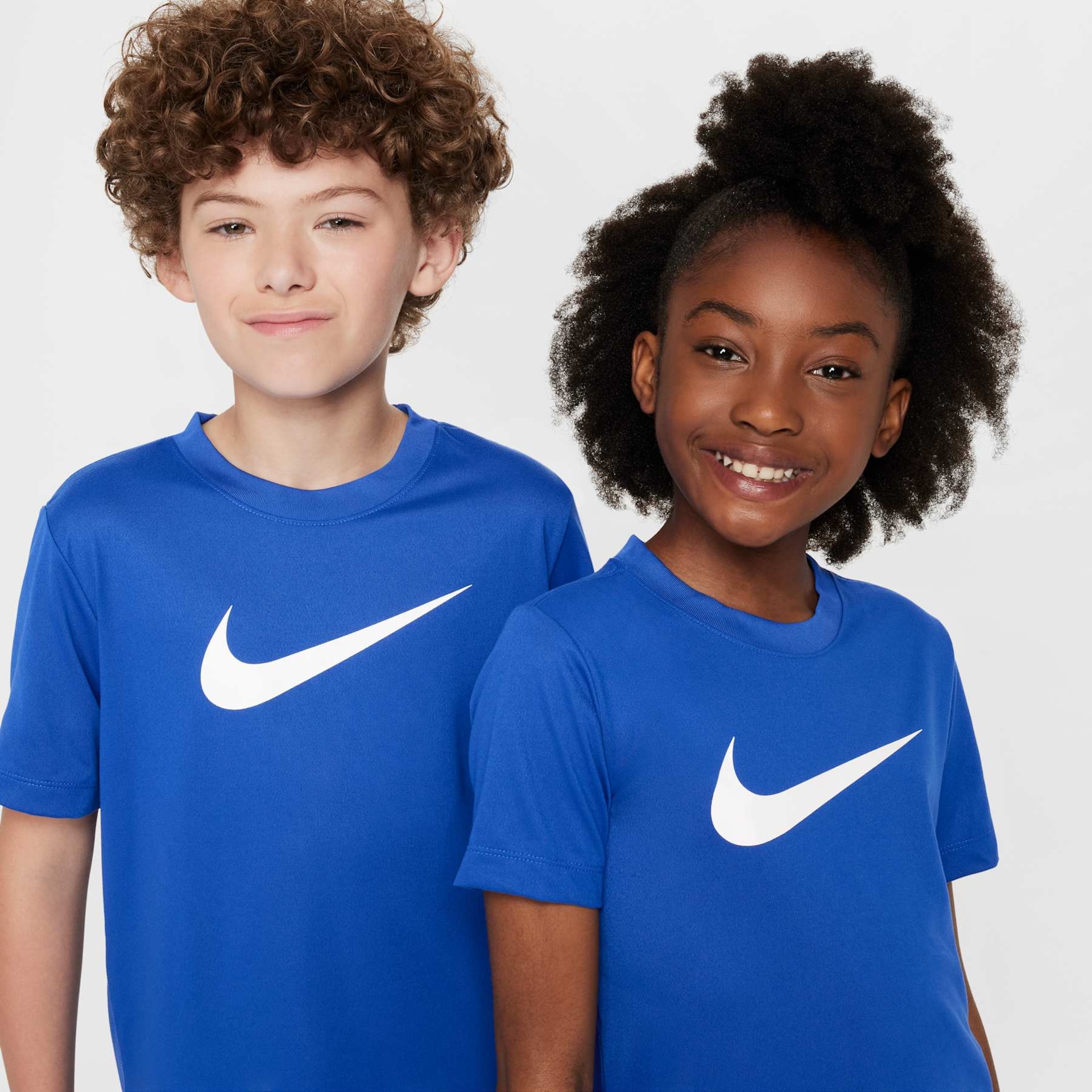 Camiseta Nike Dri-FIT Legend Swoosh Infantil - Foto 3