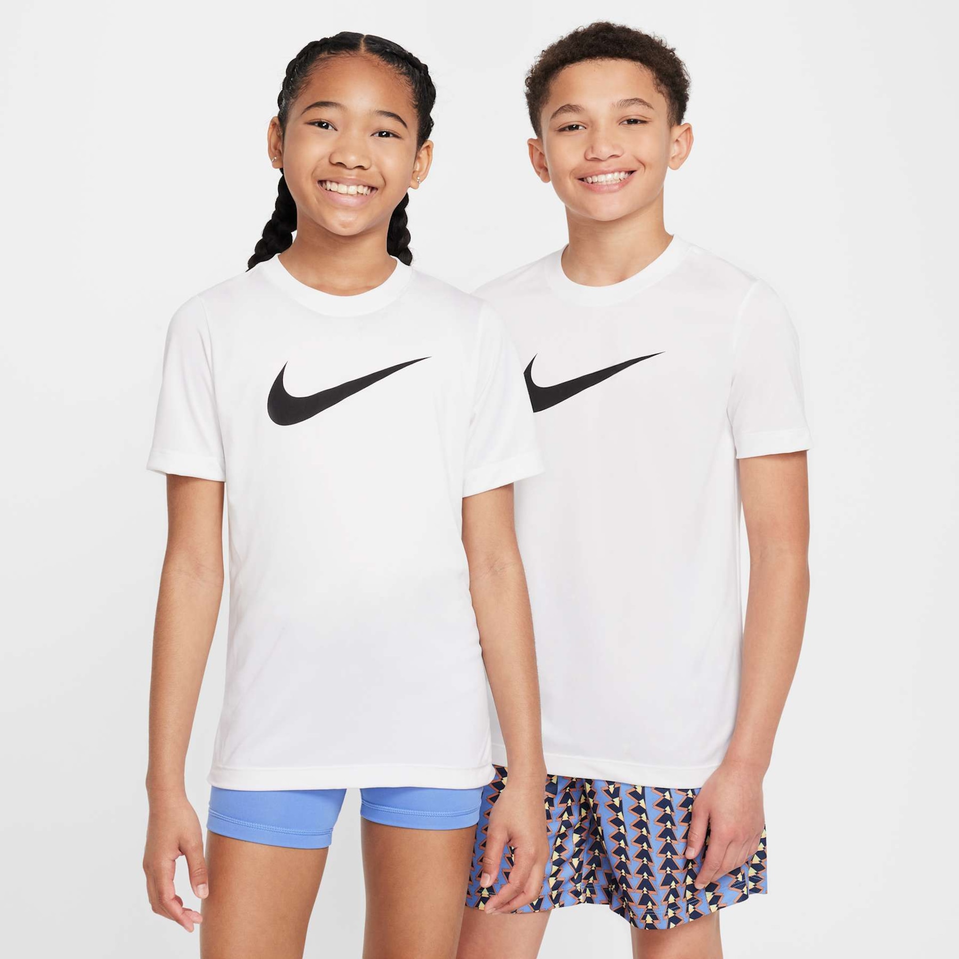 Imagem principal de Camiseta Nike Dri-FIT Legend Swoosh Infantil