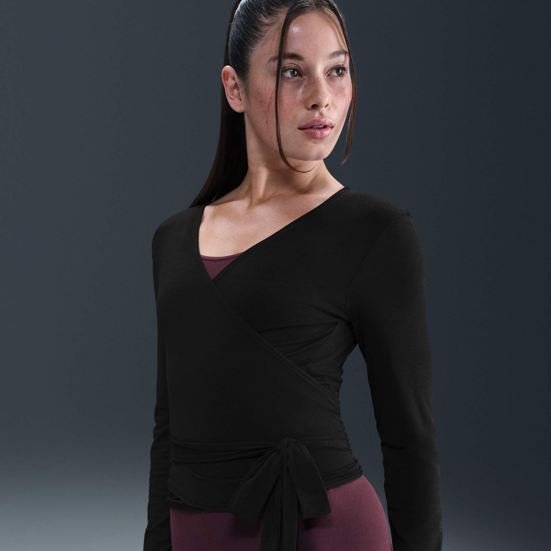 Camiseta Dri-FIT Nike One Relaxed Feminina - Foto 1