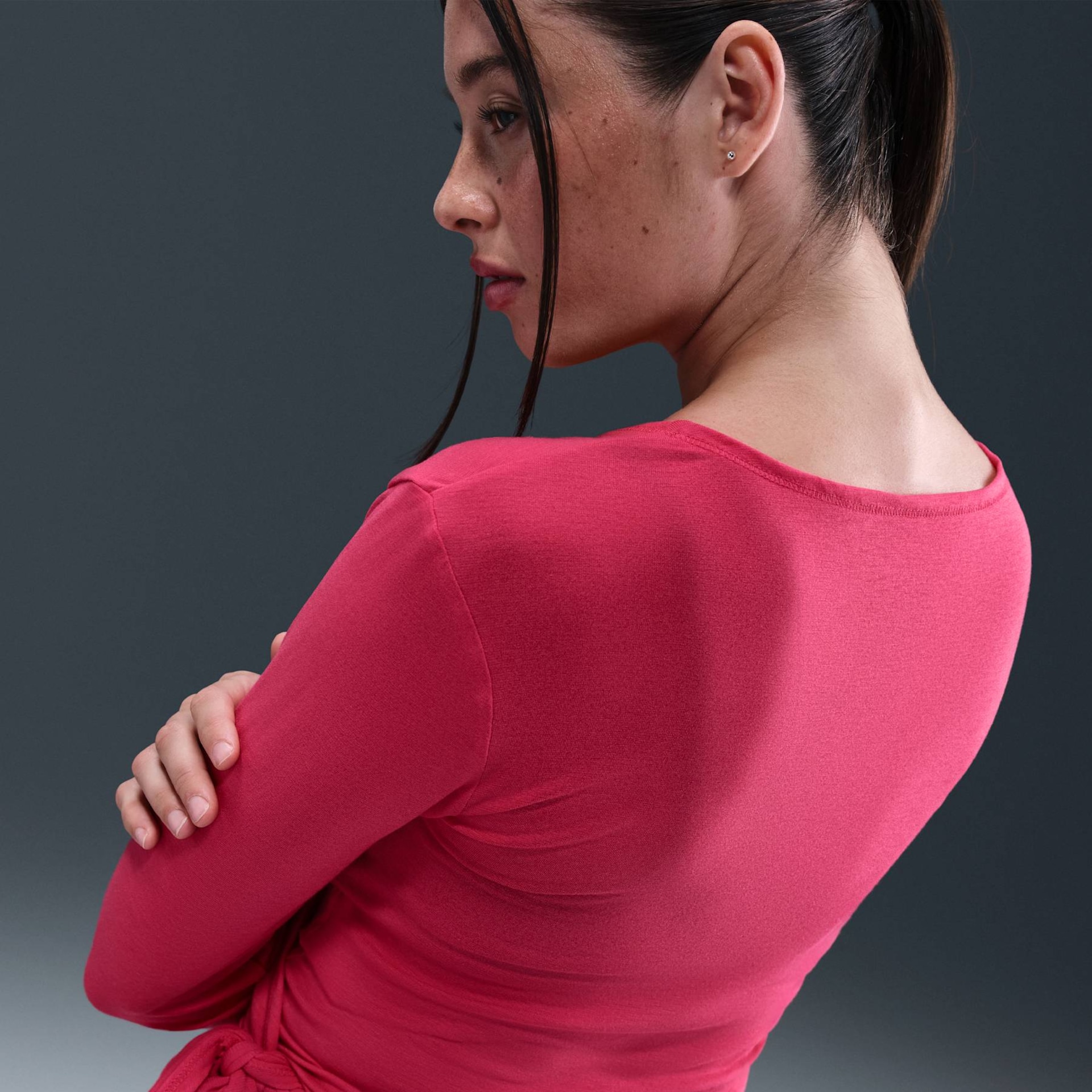 Camiseta Dri-FIT Nike One Relaxed Feminina - Foto 2