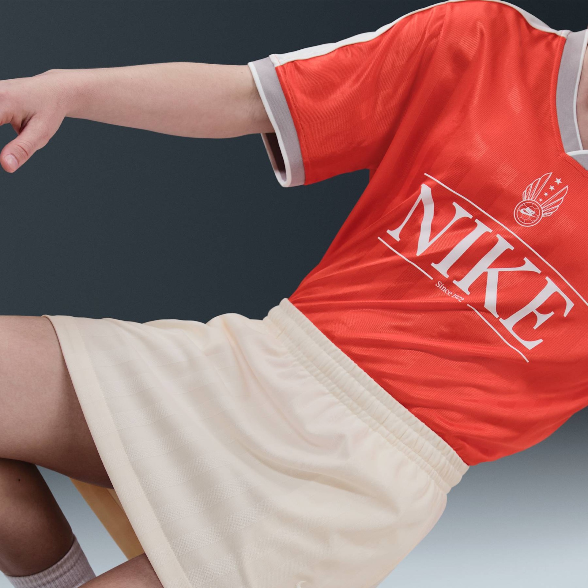 Saia Nike Sportswear Stripe Track Feminina - Foto 5