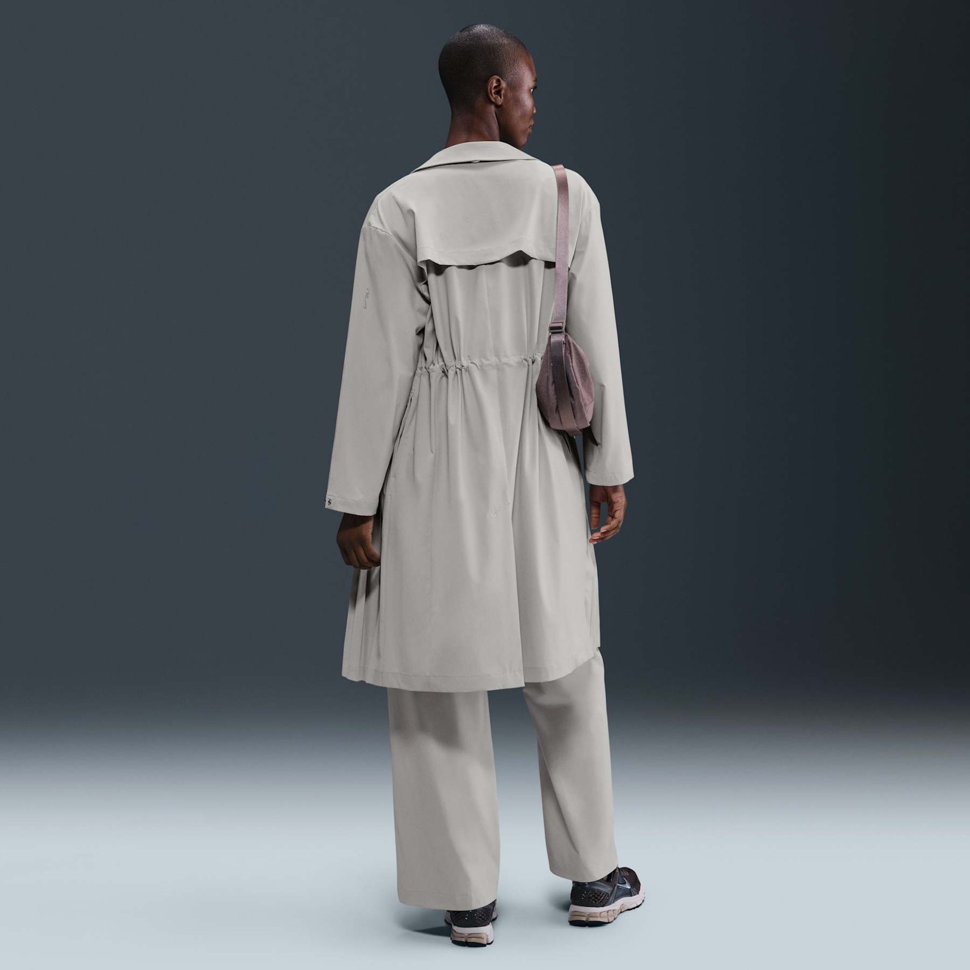 Jaqueta Dri-FIT Nike 24.7 Woven Feminina - Foto 4