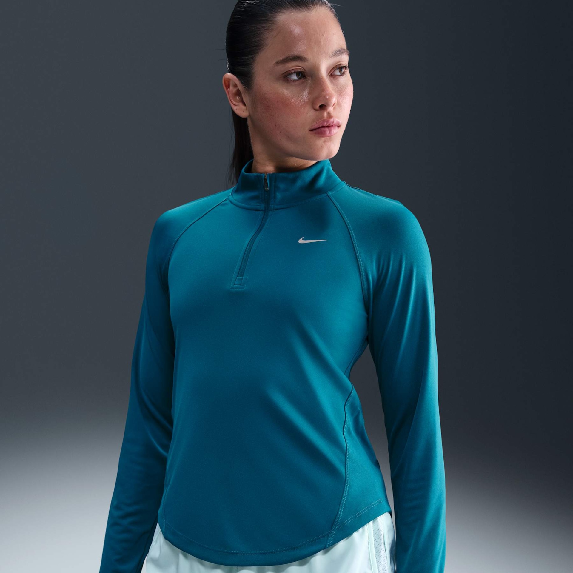 Imagem principal de Camiseta Nike Swoosh Feminina