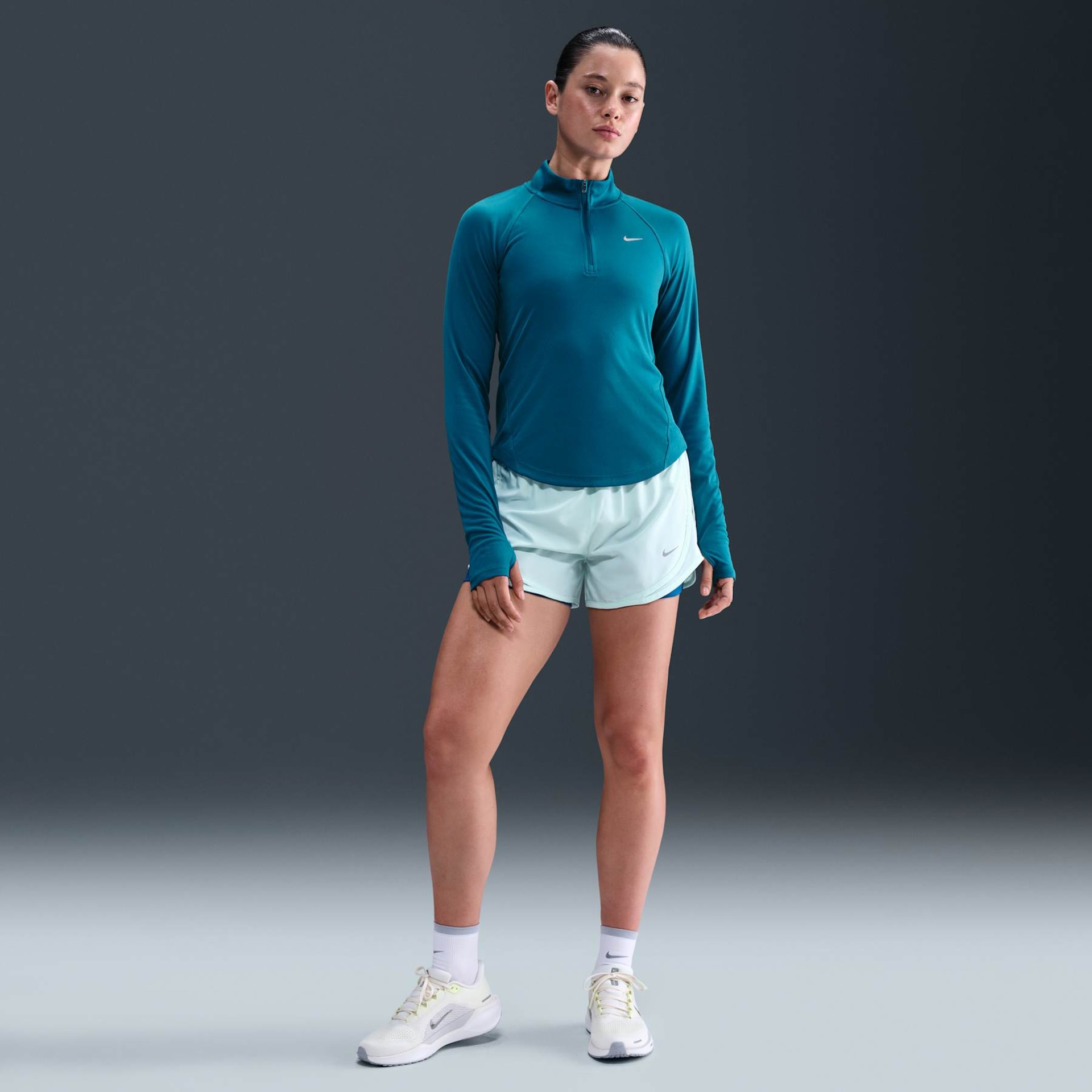 Camiseta Nike Swoosh Feminina - Foto 4