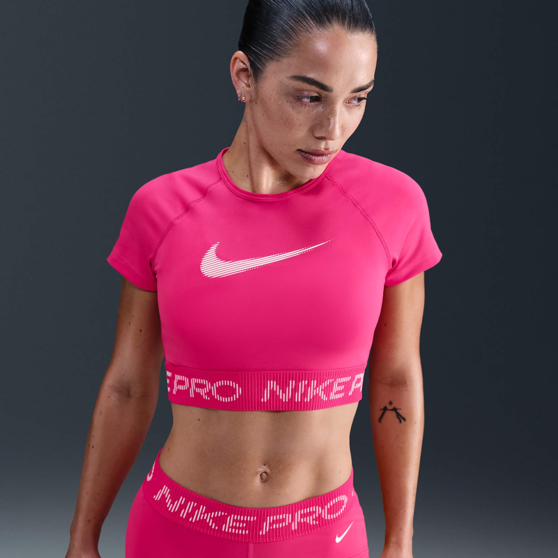 Imagem principal de Camiseta Dri-FIT Nike Pro Feminina