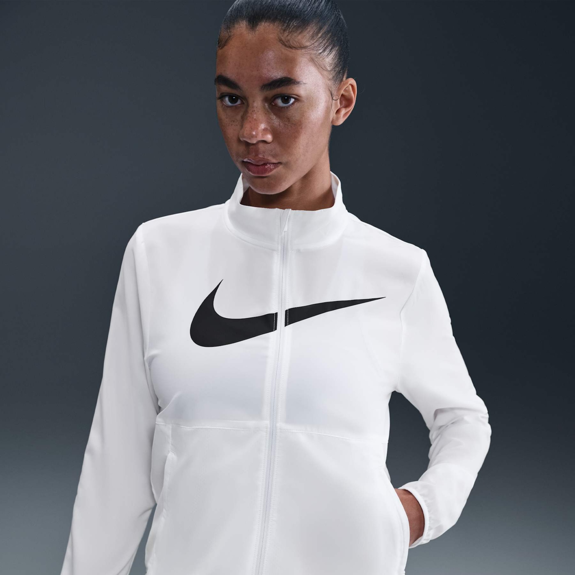 Imagem principal de Jaqueta Dri-FIT Nike Swoosh Feminina
