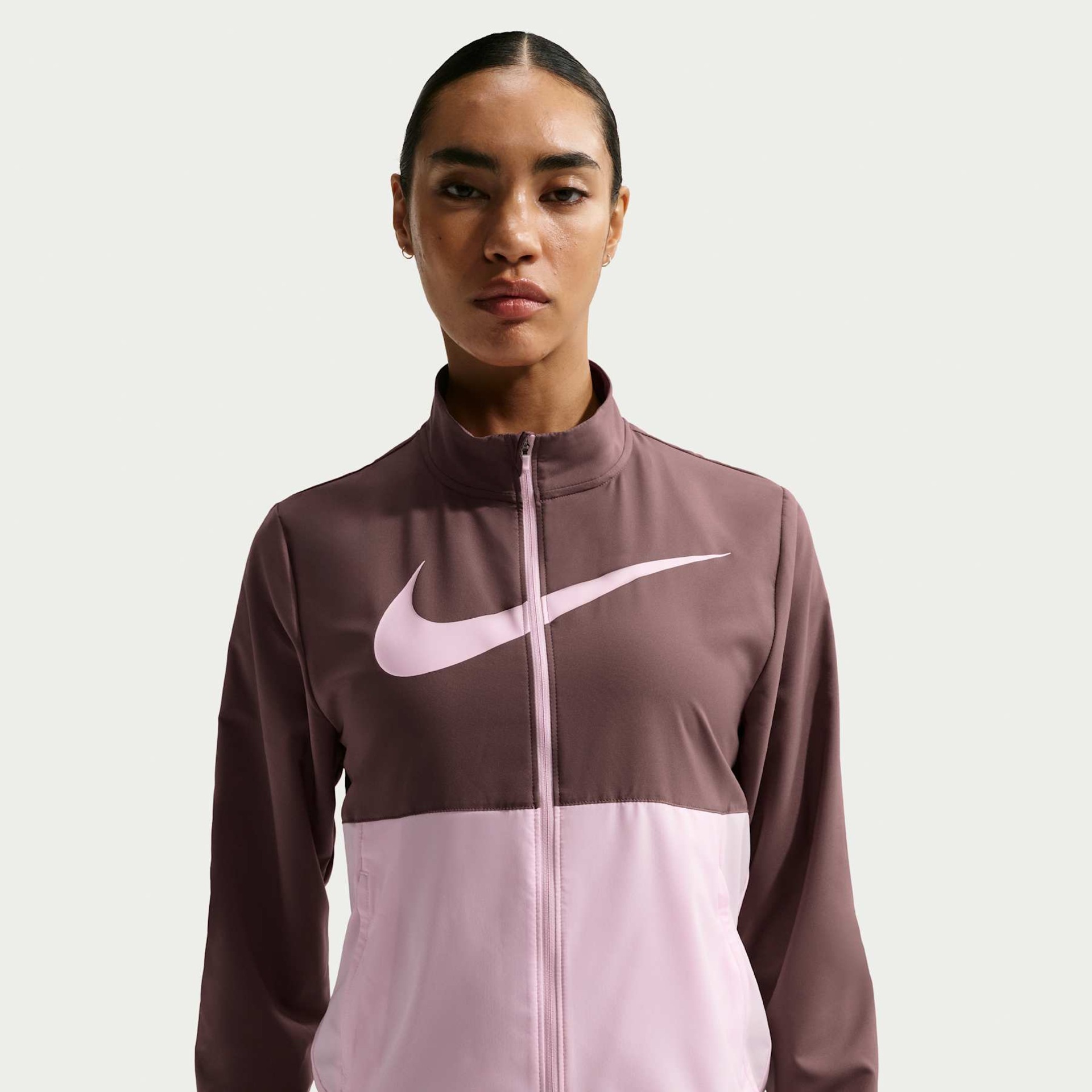 Jaqueta Dri-FIT Nike Swoosh Feminina - Foto 1