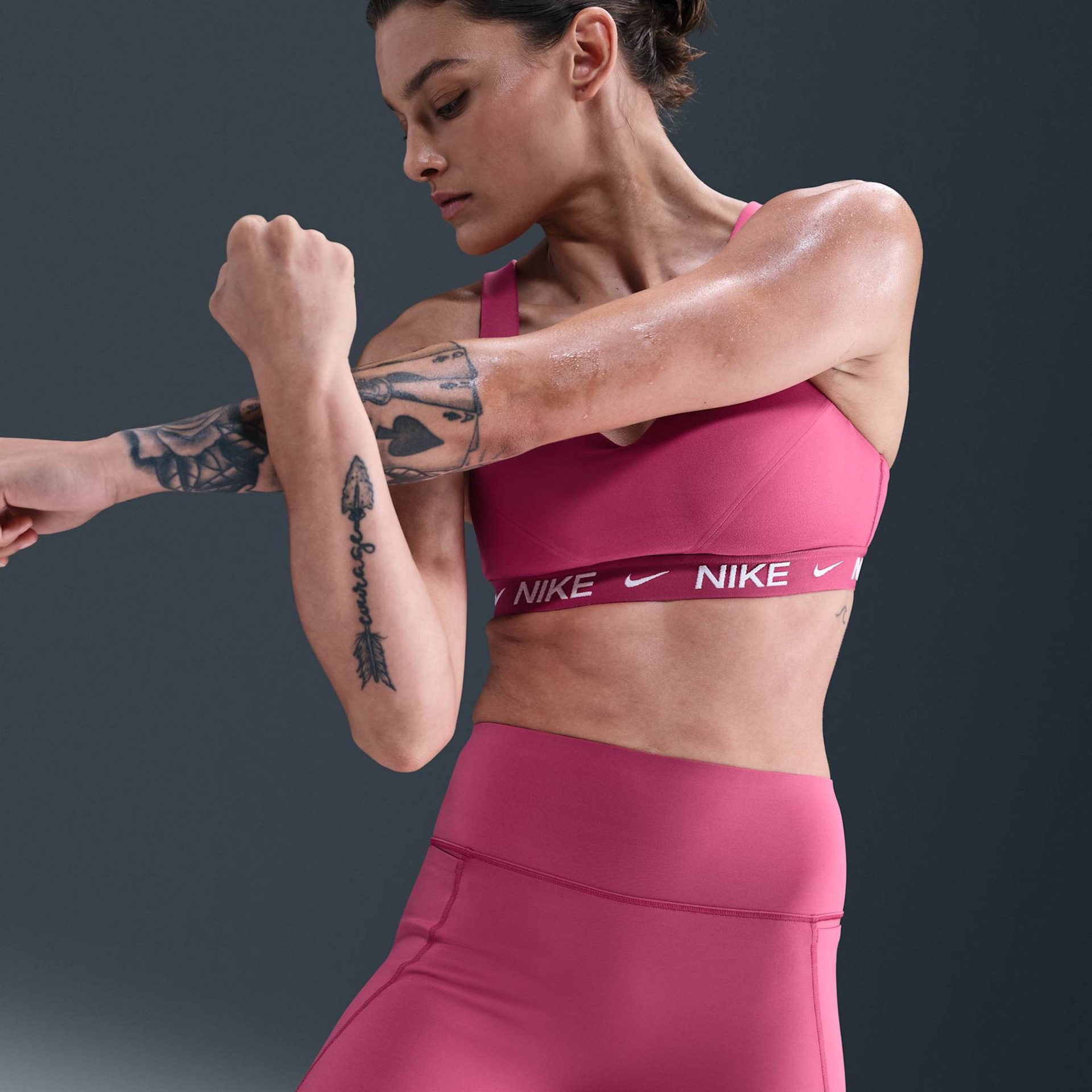 Shorts Nike Universa 5IN Feminino - Foto 2