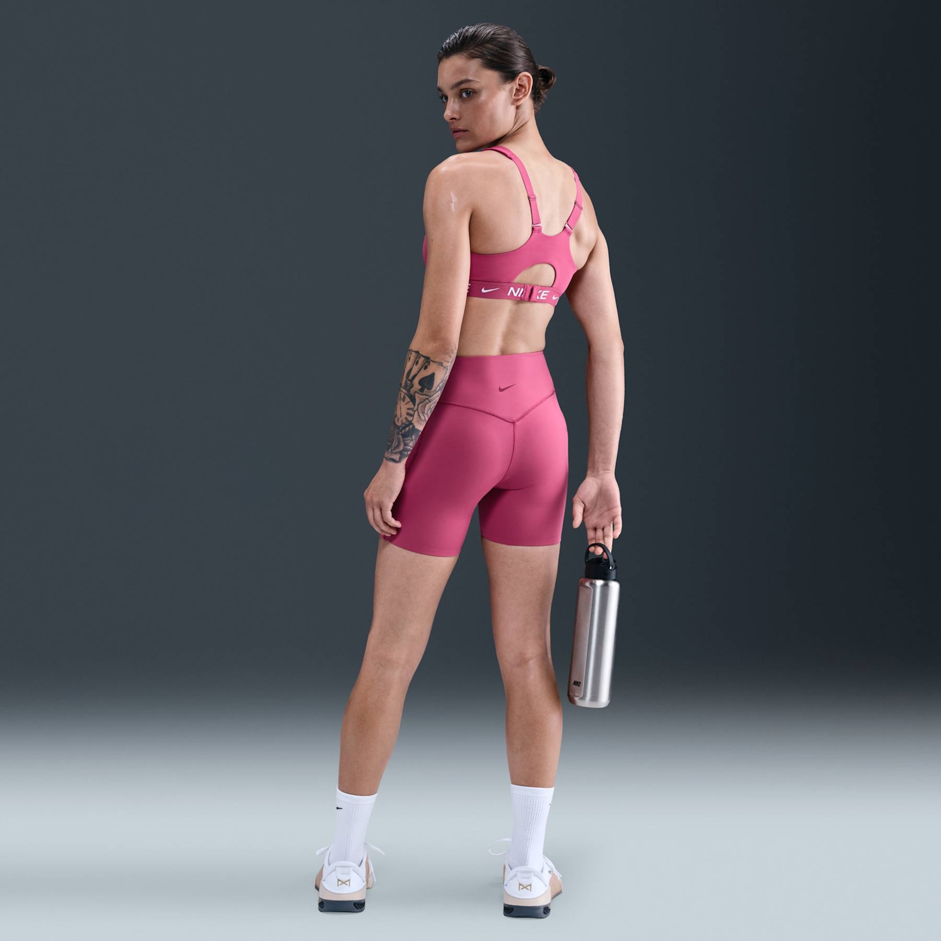 Shorts Nike Universa 5IN Feminino - Foto 4