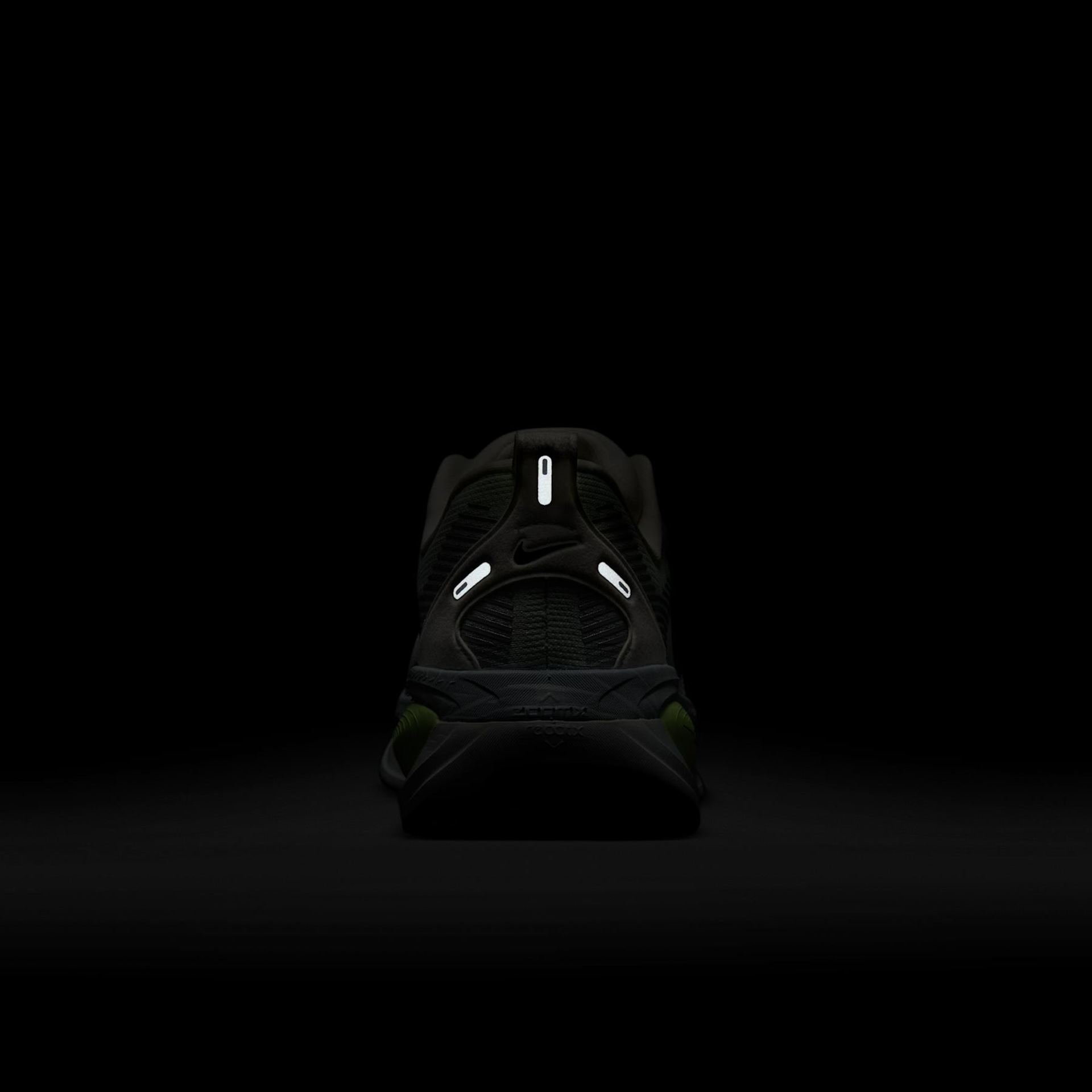 Tênis Nike Vomero 18 Feminino - Foto 9