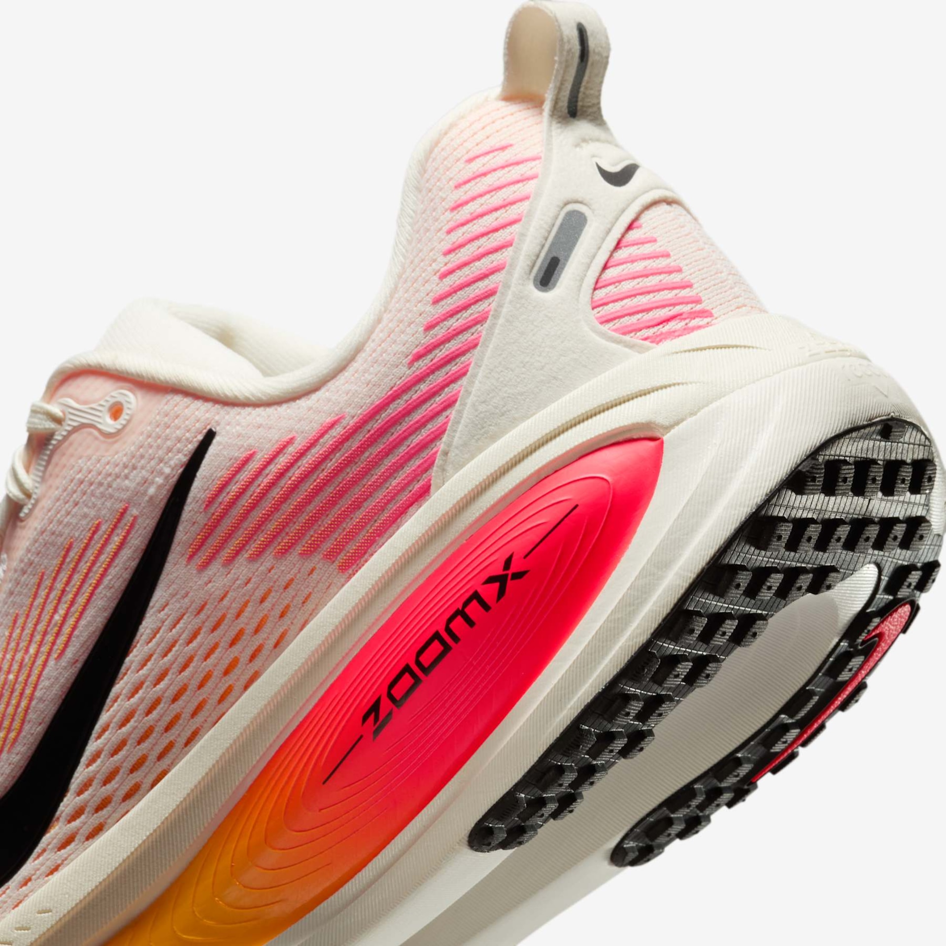 Tênis Nike Vomero 18 Feminino - Foto 8