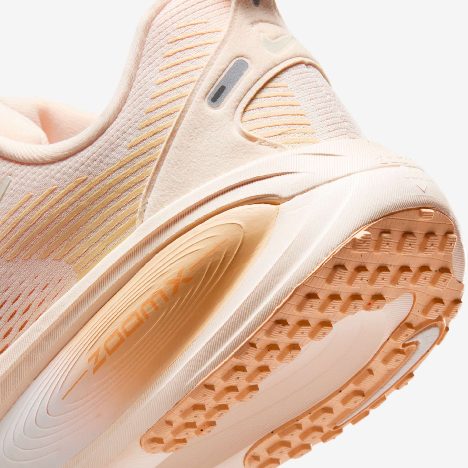 Tênis Nike Vomero 18 Feminino - Foto 8