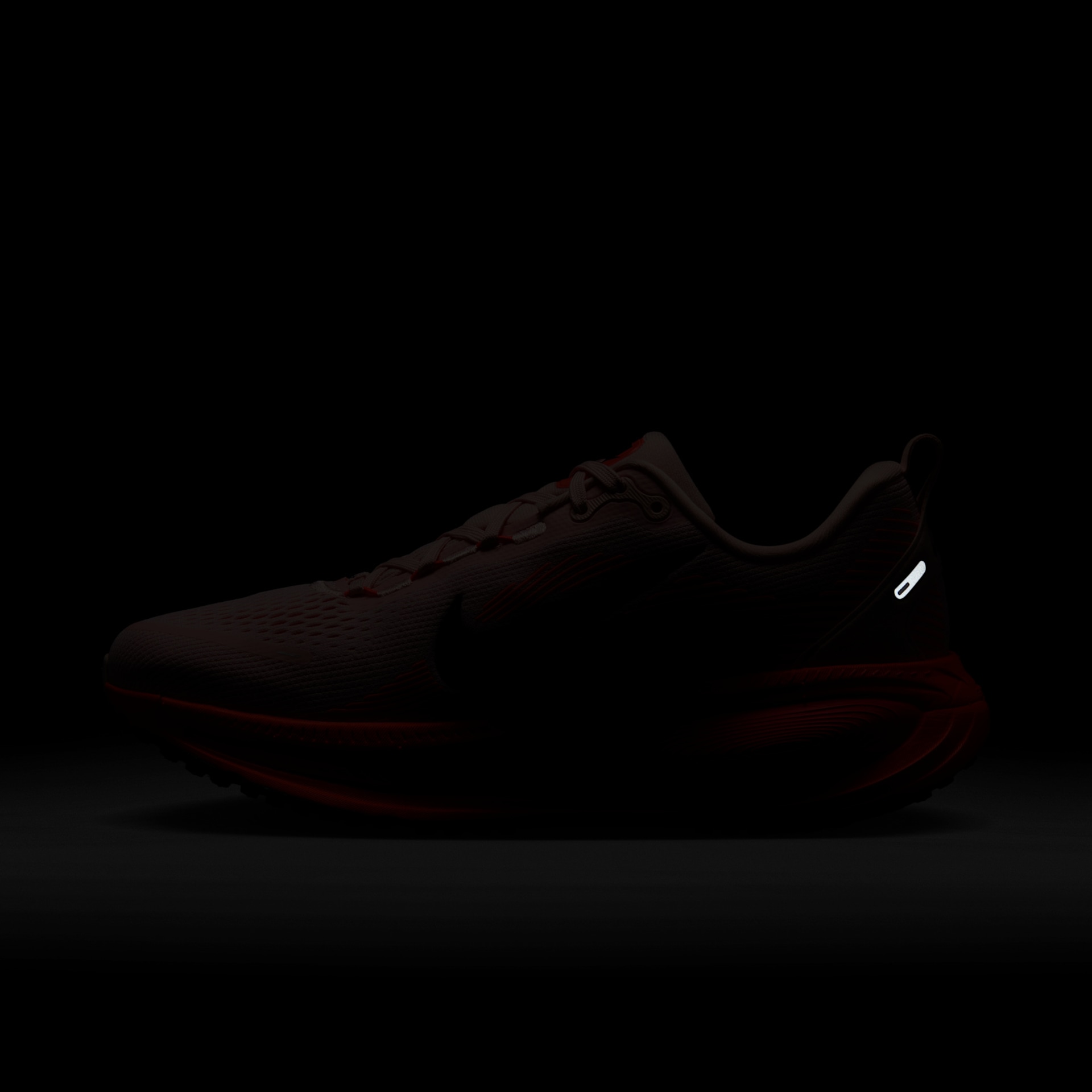 Tênis Nike Vomero 18 Feminino - Foto 11