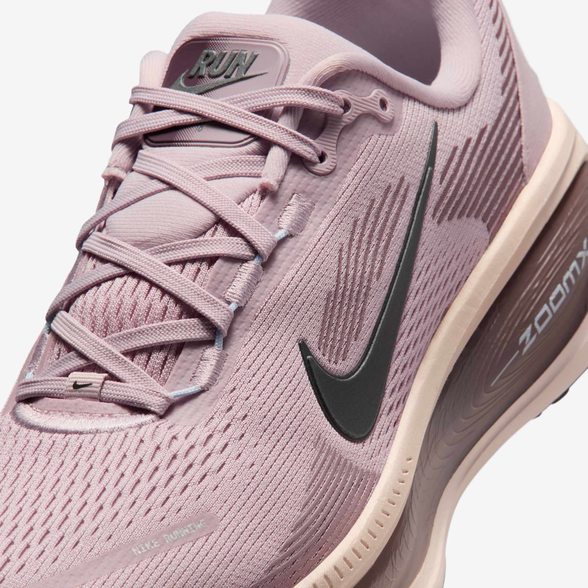 Tênis Nike Vomero 18 Feminino - Foto 7
