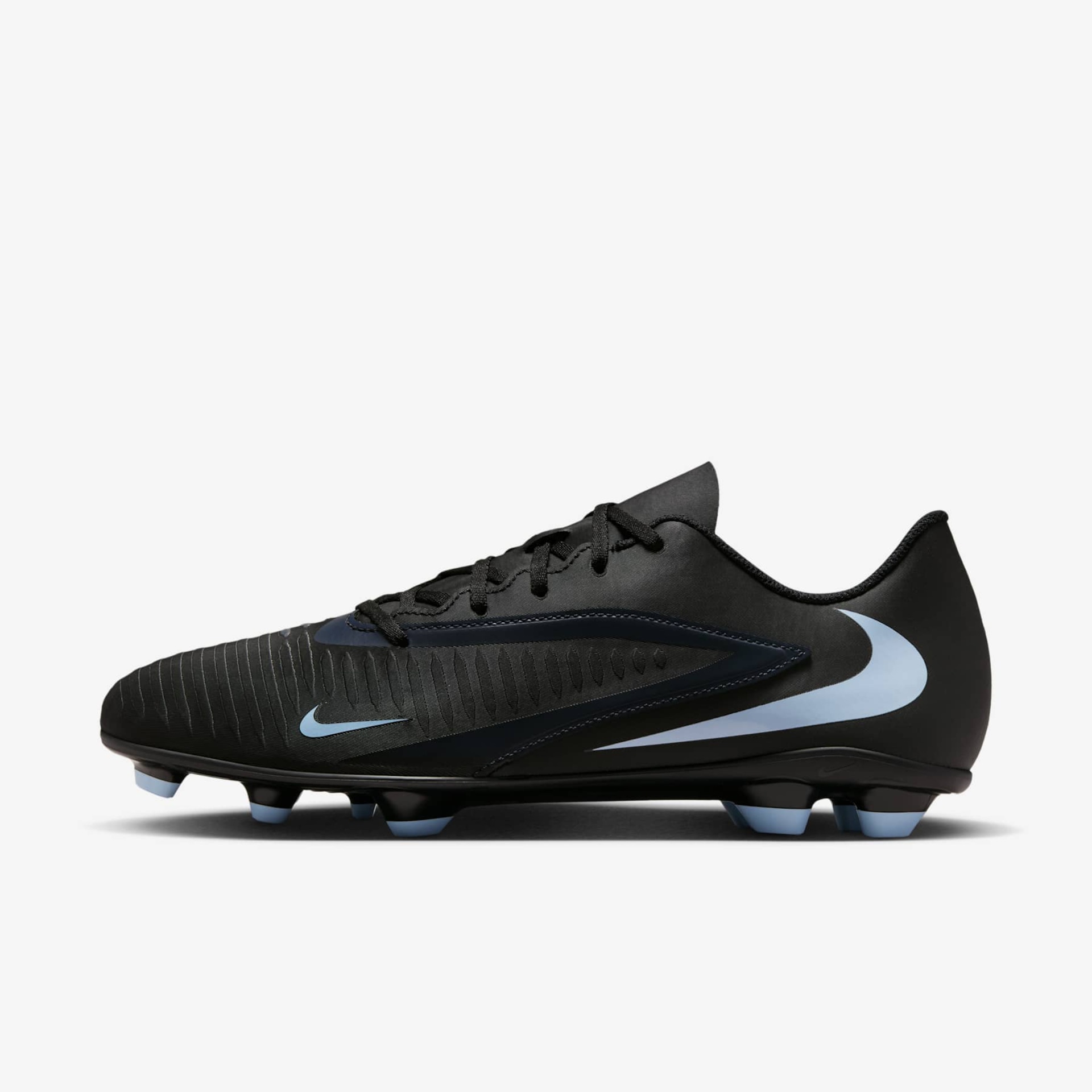 Imagem principal de Chuteira Campo Nike Phantom 6 Club