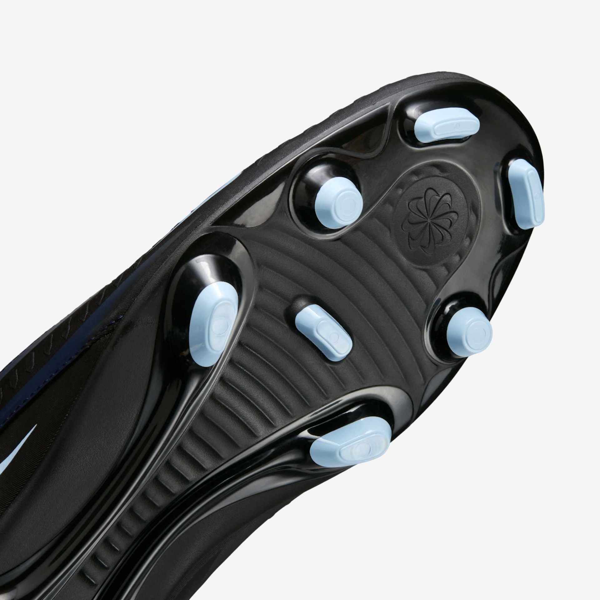 Chuteira Campo Nike Phantom 6 Club - Foto 7