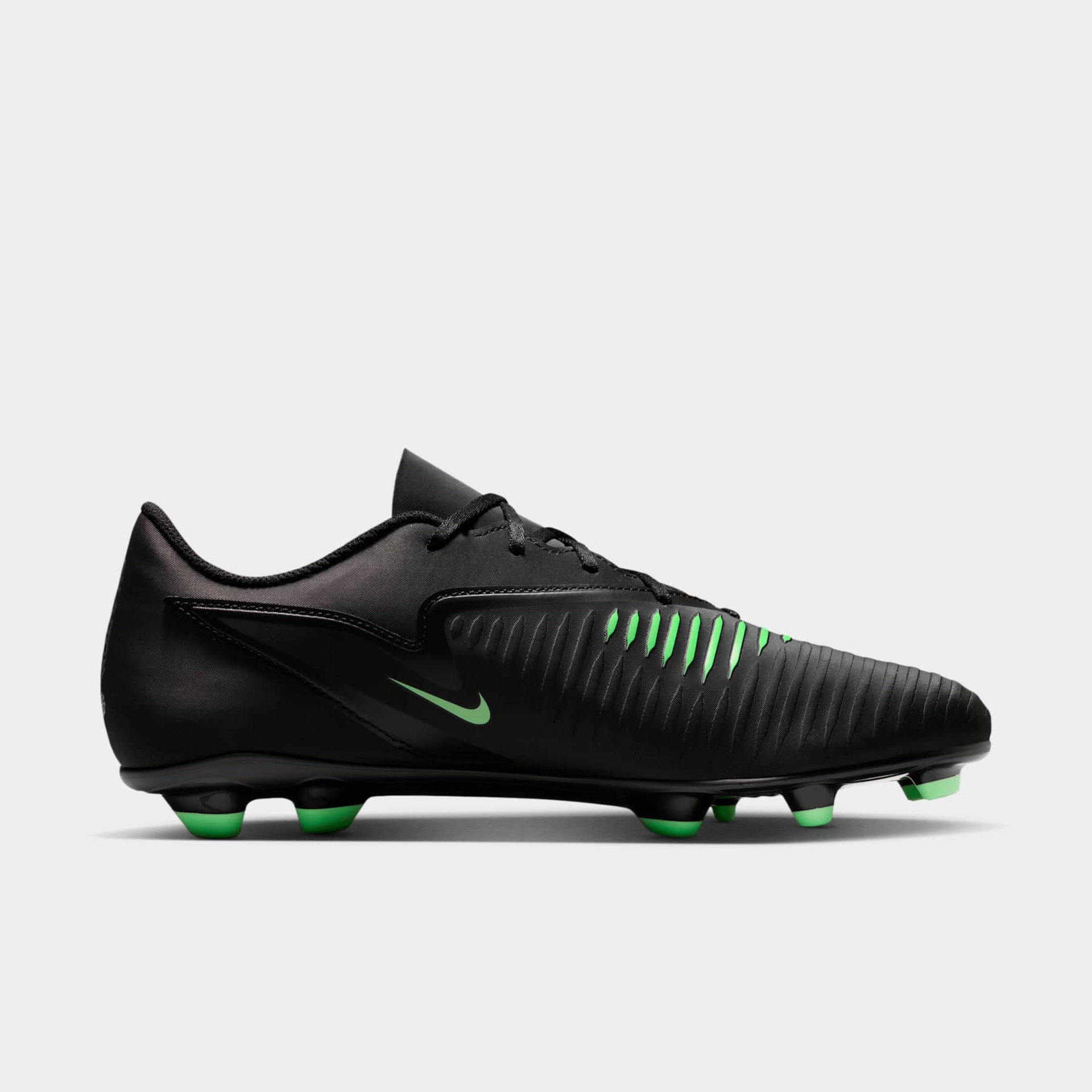Chuteira Campo Nike Phantom 6 Club - Foto 3