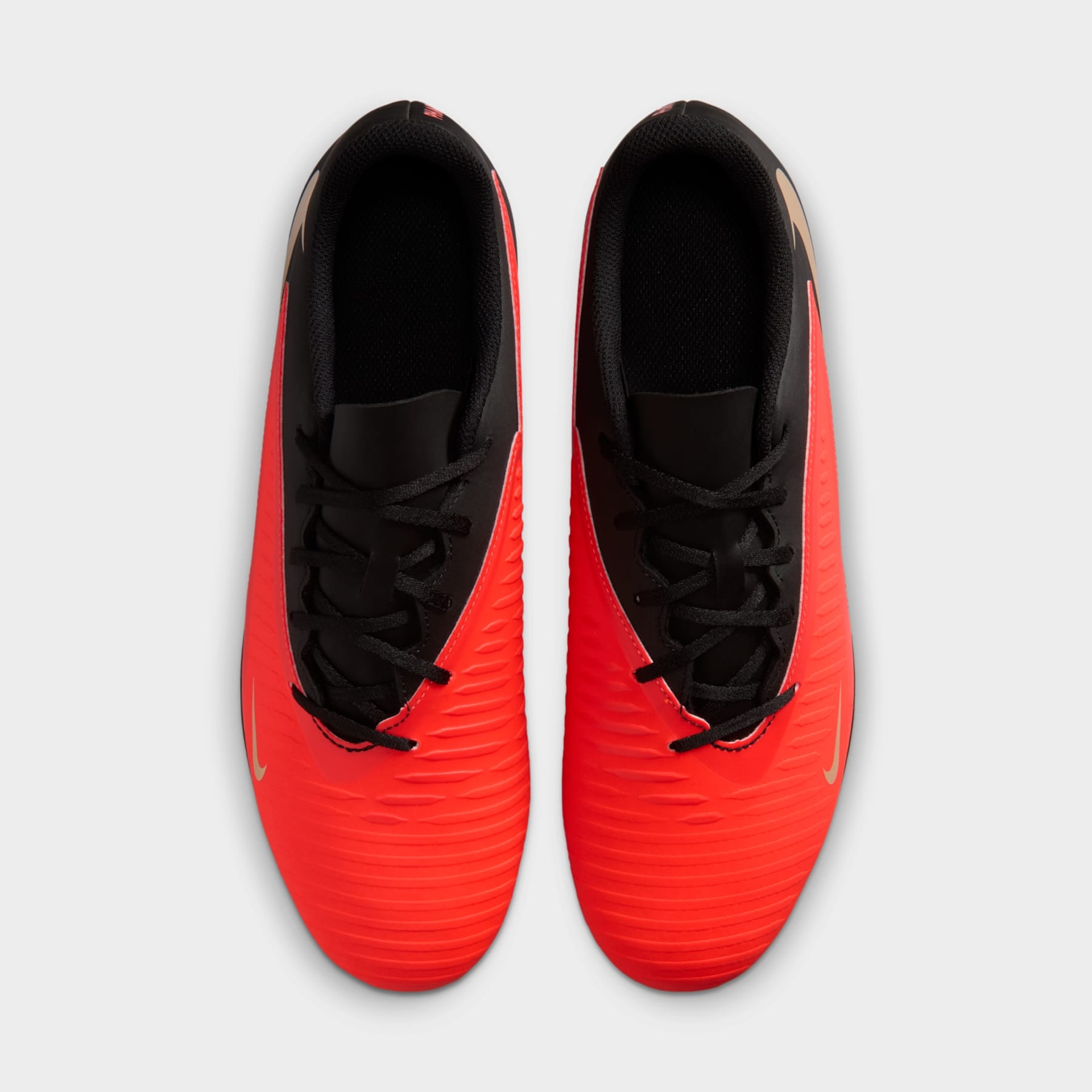 Chuteira Campo Nike Phantom 6 Club - Foto 4