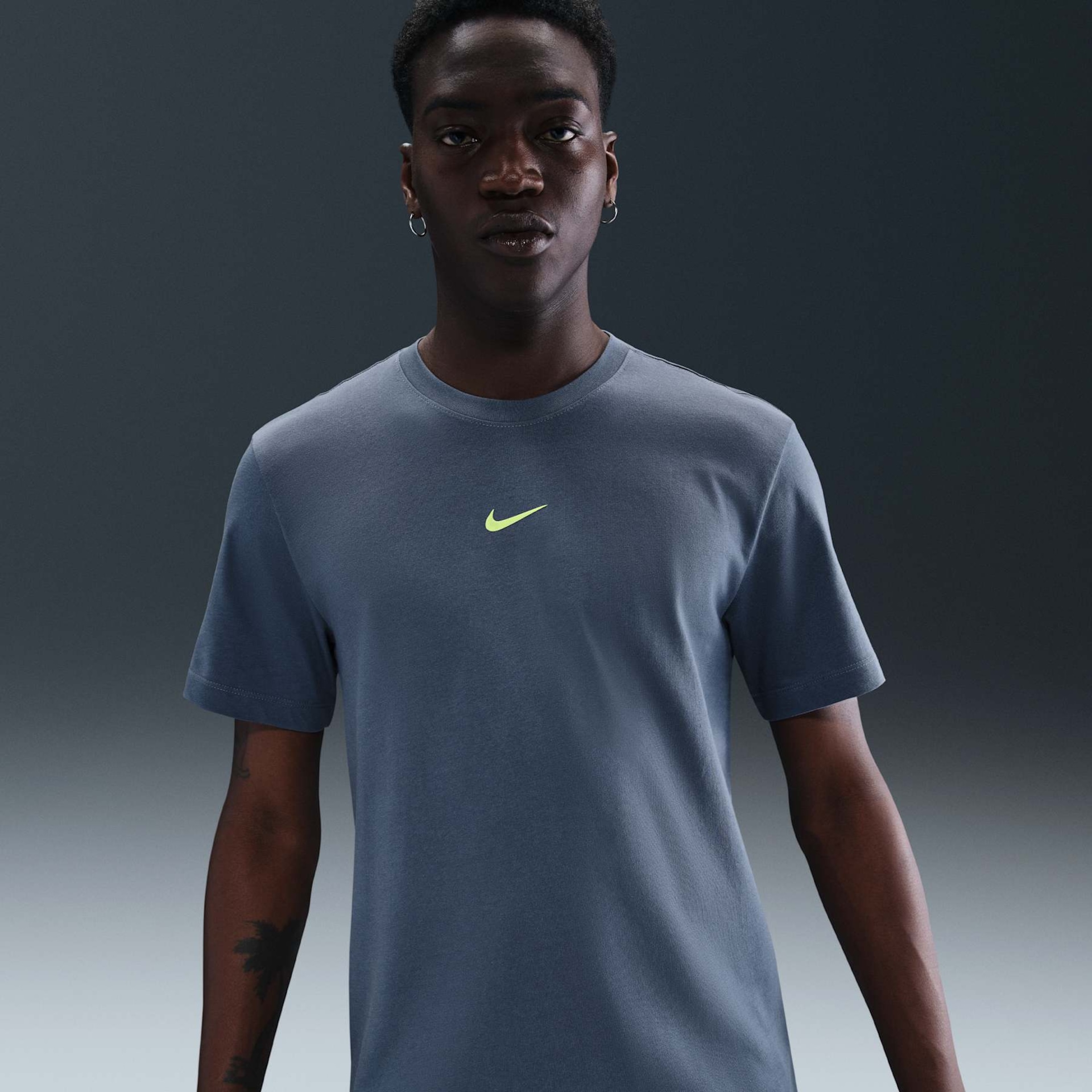Camiseta Nike Sportswear Unissex - Foto 1