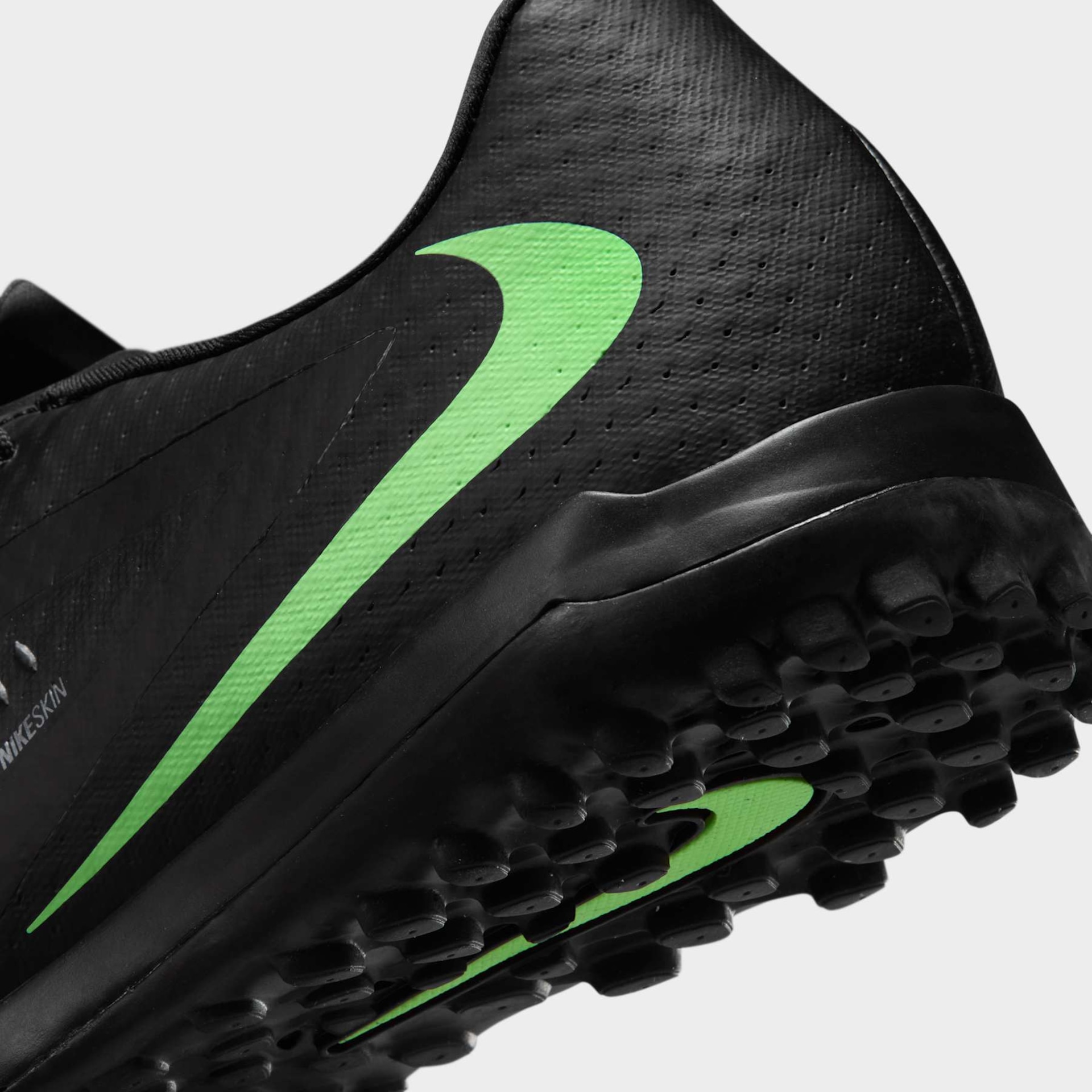 Chuteira Society Nike Phantom 6 Academy Low - Foto 8