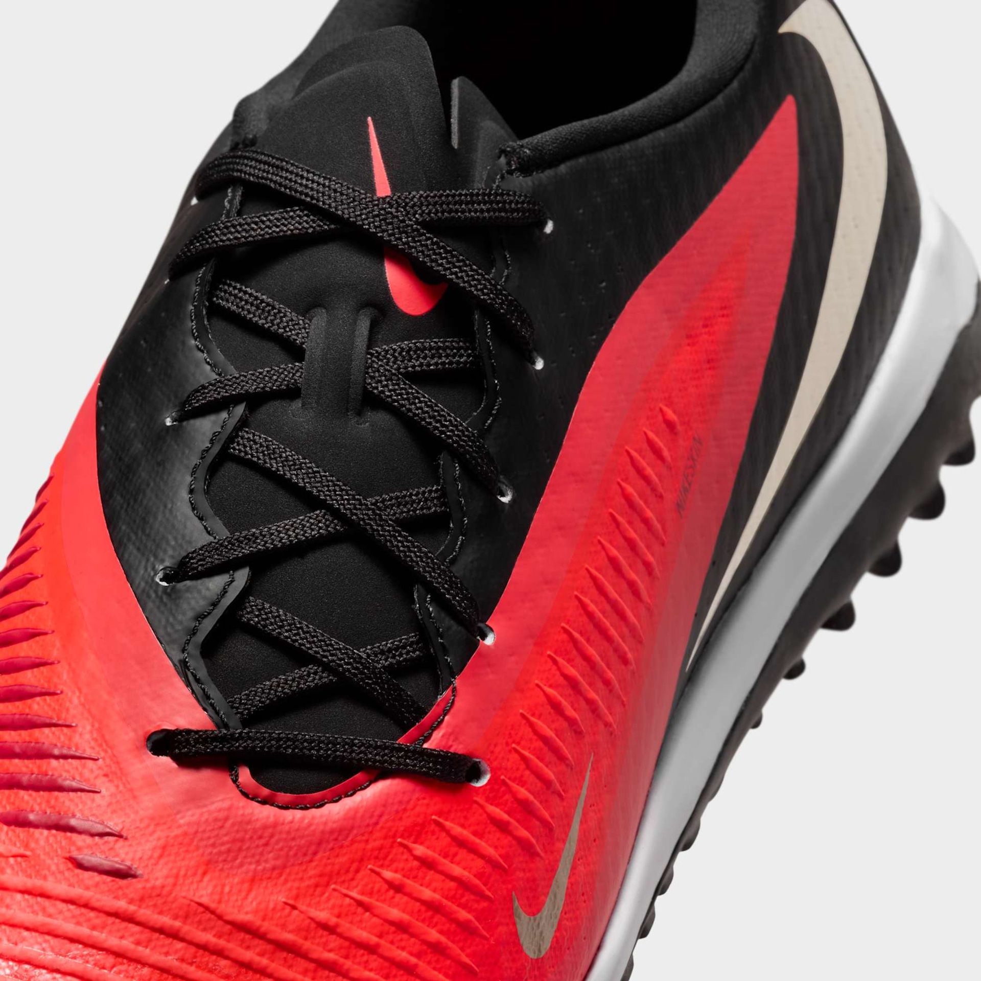 Chuteira Society Nike Phantom 6 Academy Low - Foto 7