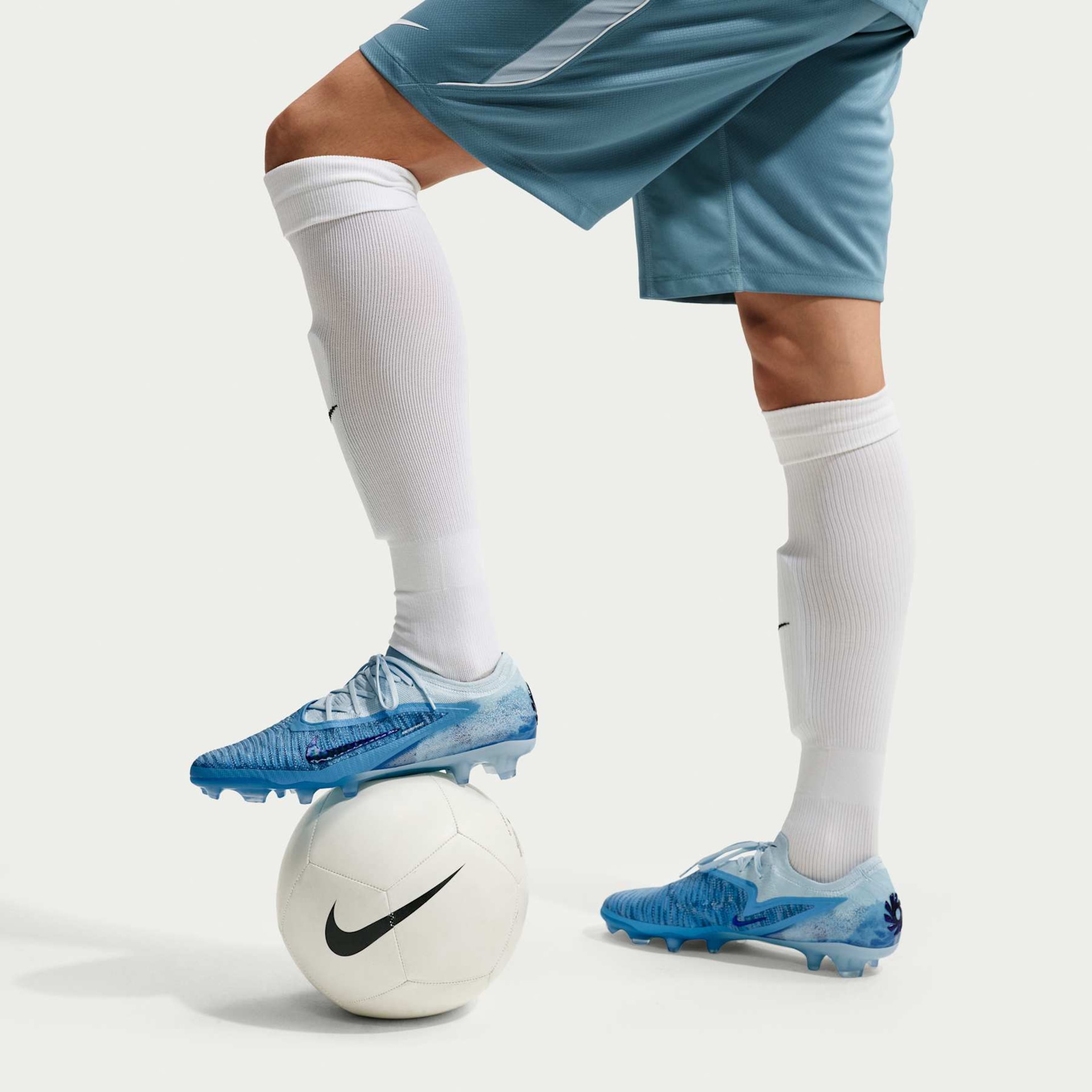 Chuteira Campo Erling Haaland Nike Phantom 6 Elite - Foto 12