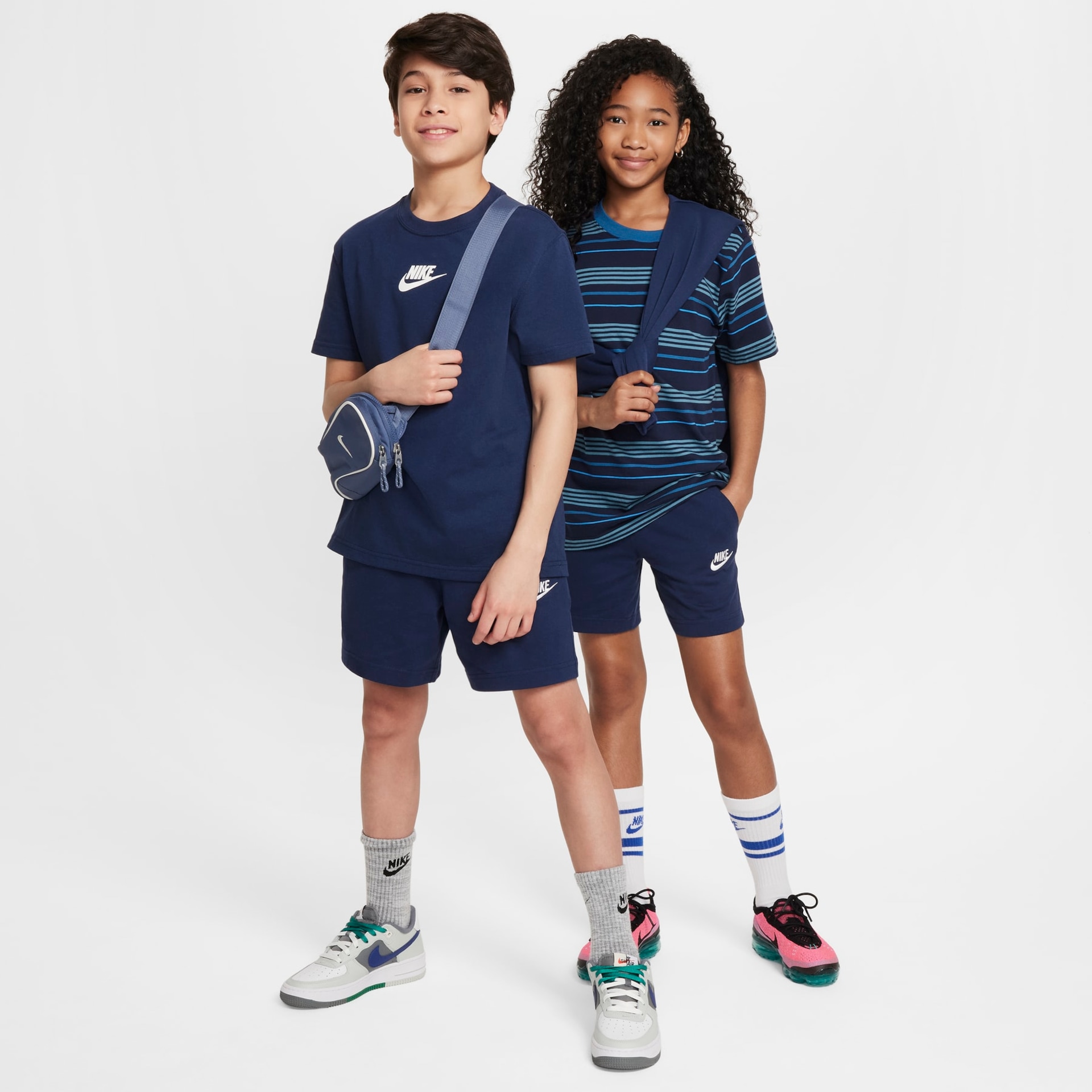 Shorts Nike Sportswear Club 6IN Infantil - Foto 7