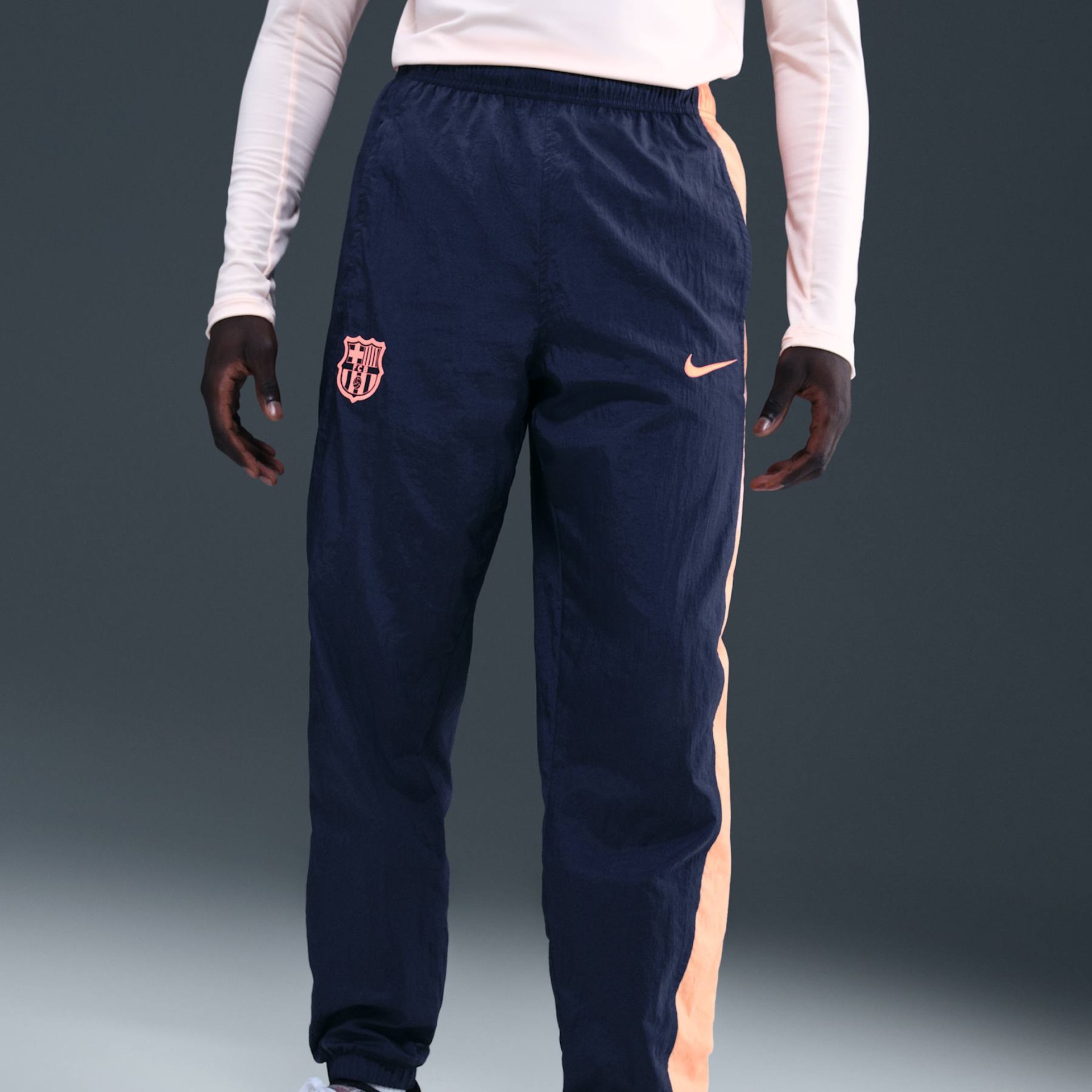 Calça Barcelona Nike Total 90 Masculina - Foto 2