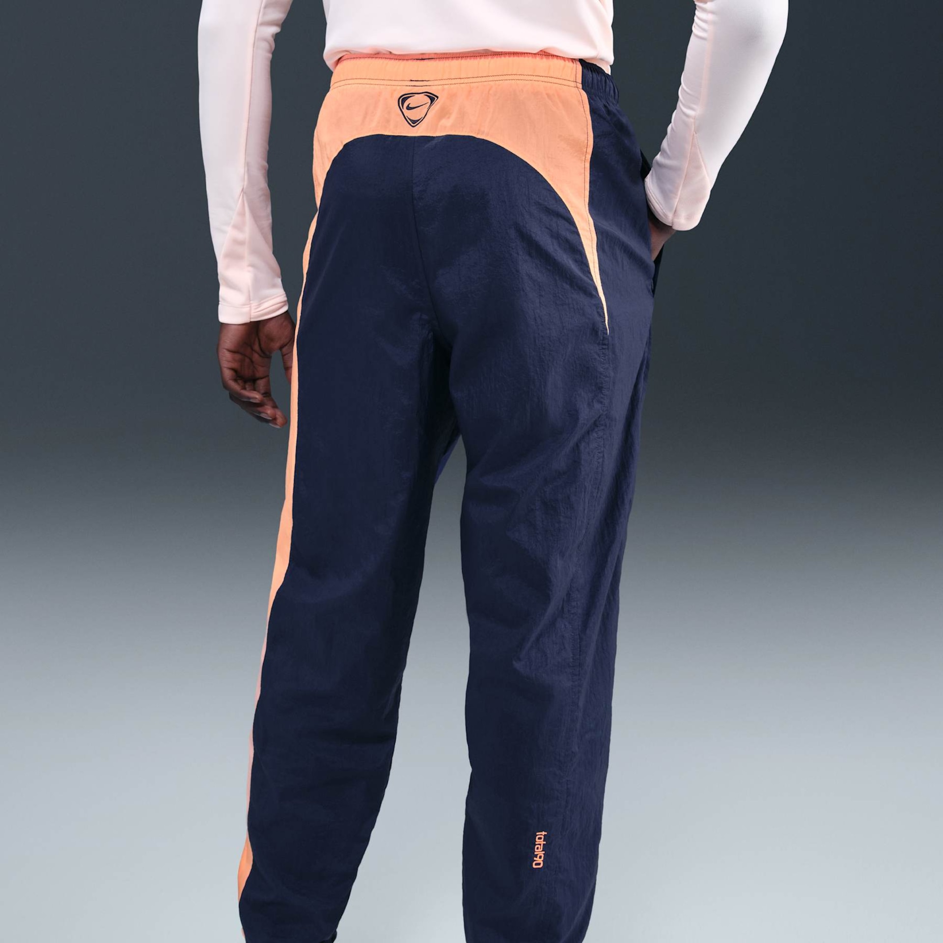 Calça Barcelona Nike Total 90 Masculina - Foto 3