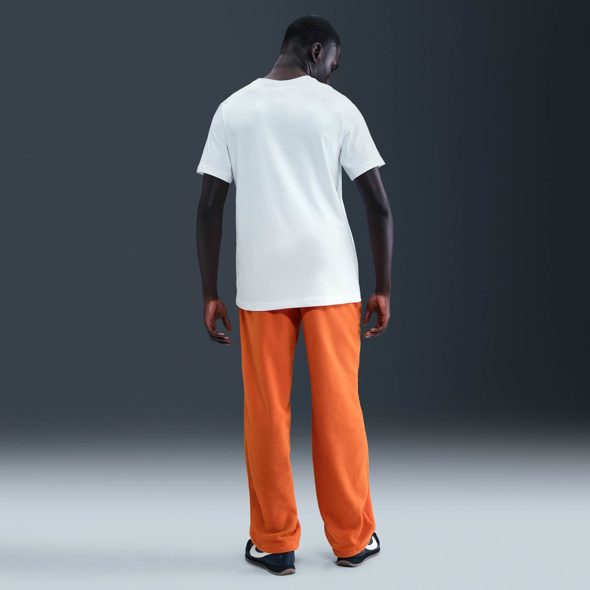 Camiseta Nike Sportswear 6MO Futura Masculina - Foto 5