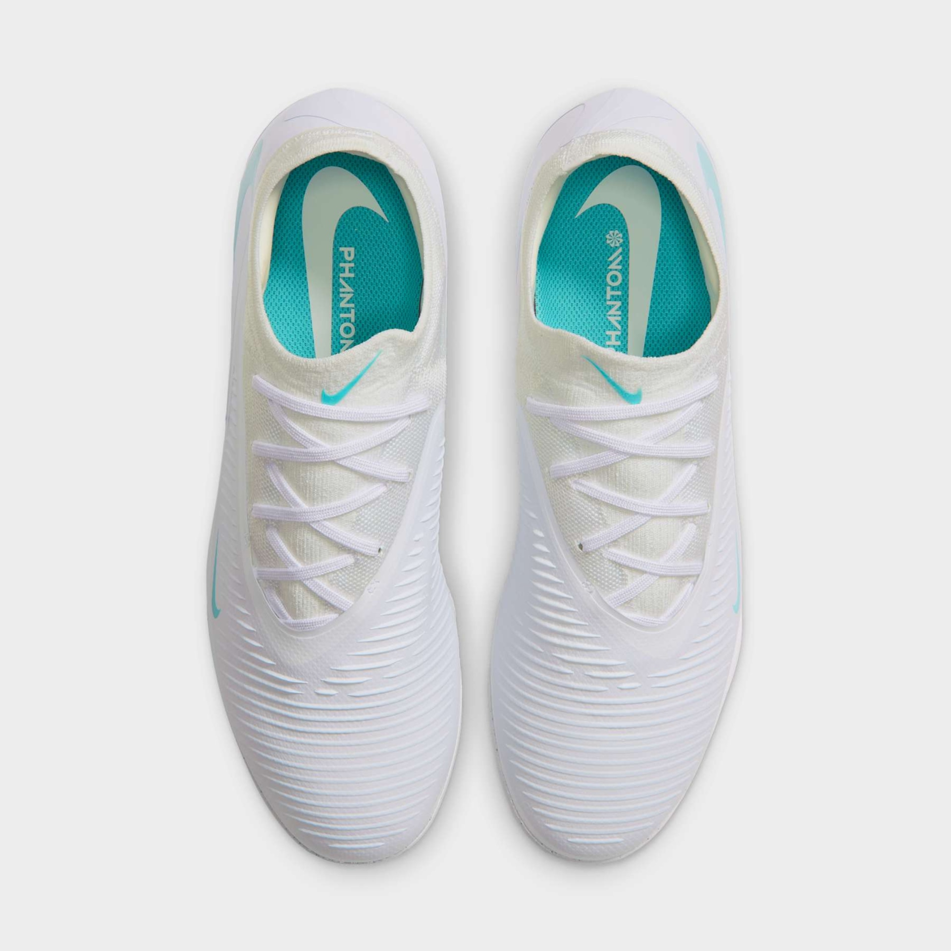 Chuteira Society Nike Phantom 6 Reactx Pro Low - Foto 4