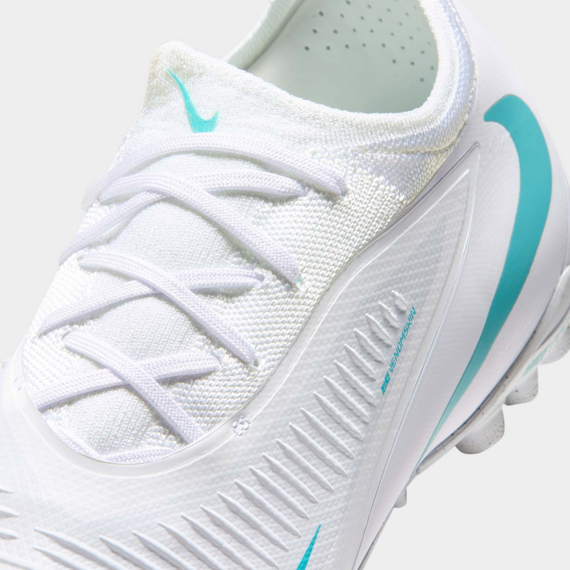 Chuteira Society Nike Phantom 6 Reactx Pro Low - Foto 7