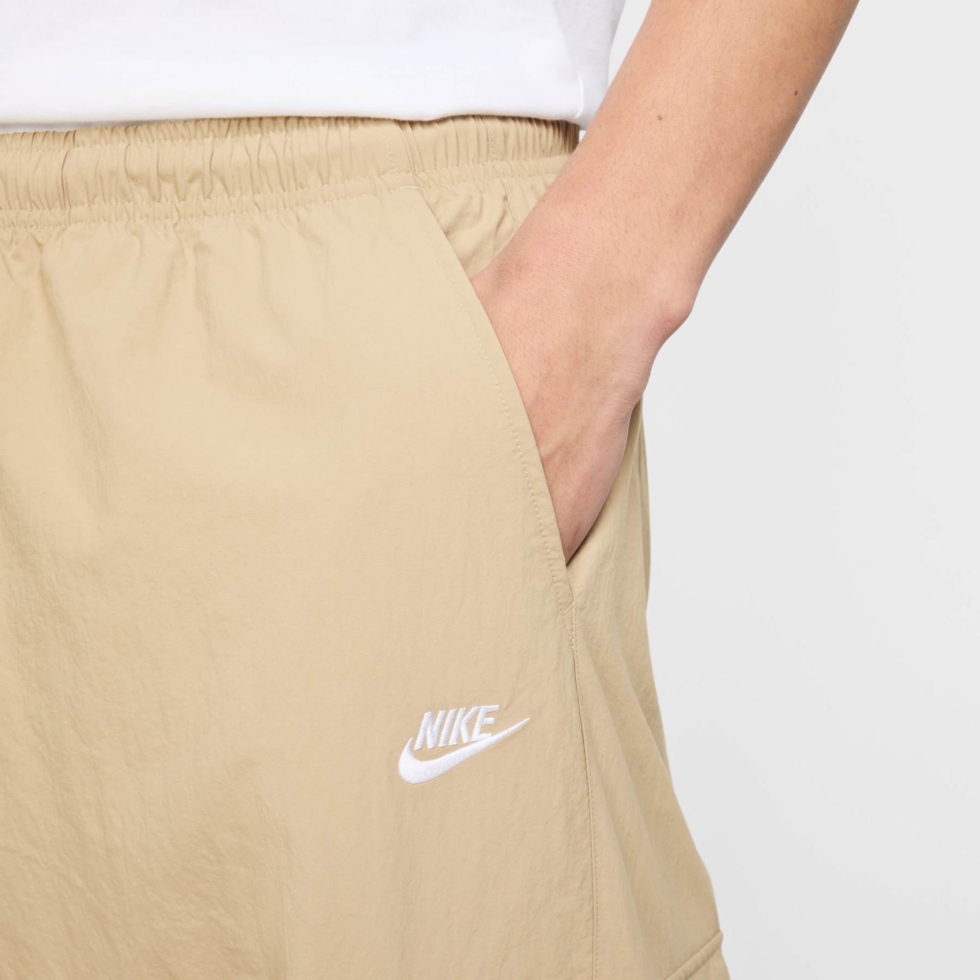 Calça Nike Club Woven Masculina - Foto 4