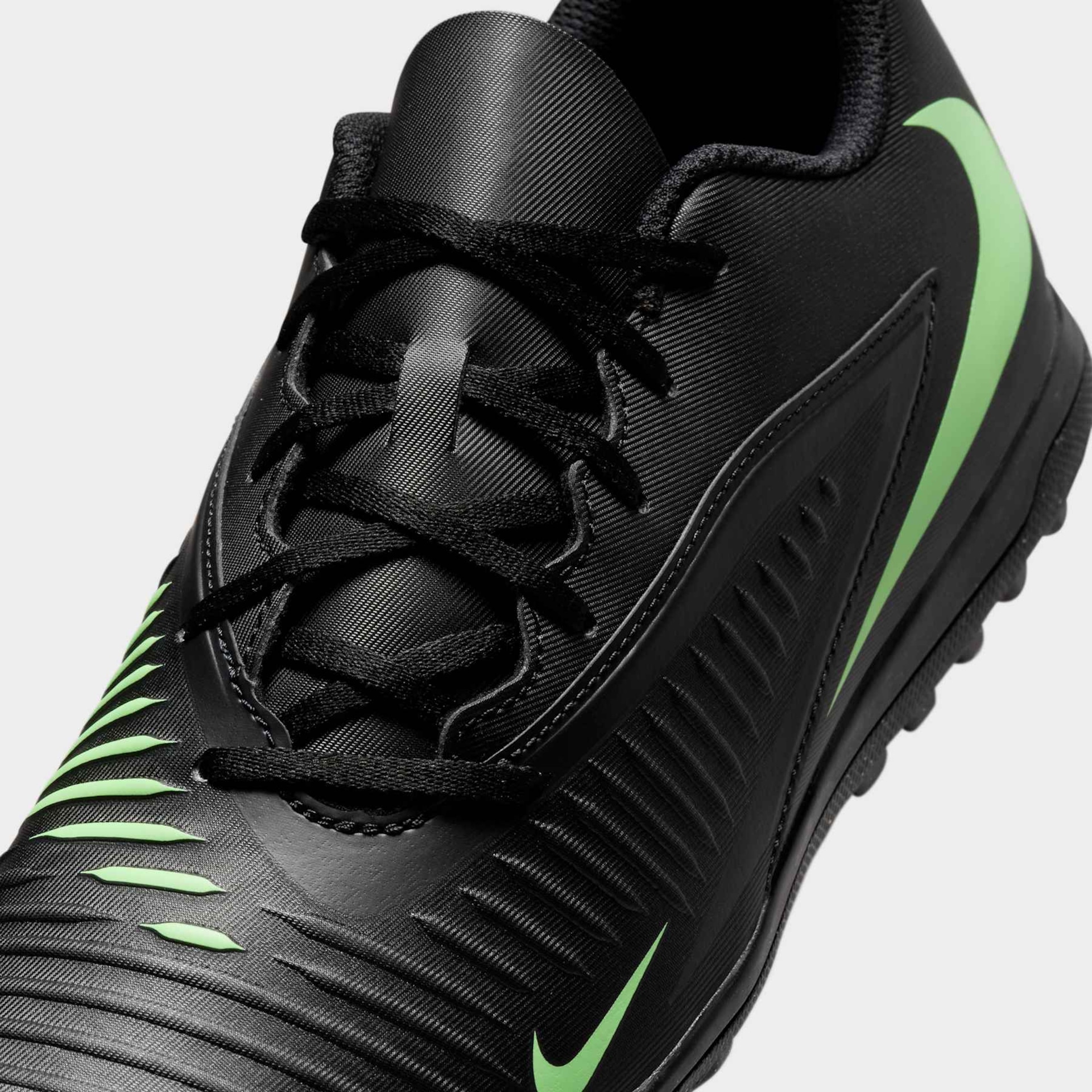 Chuteira Society Nike Phantom 6 Club Low - Foto 7