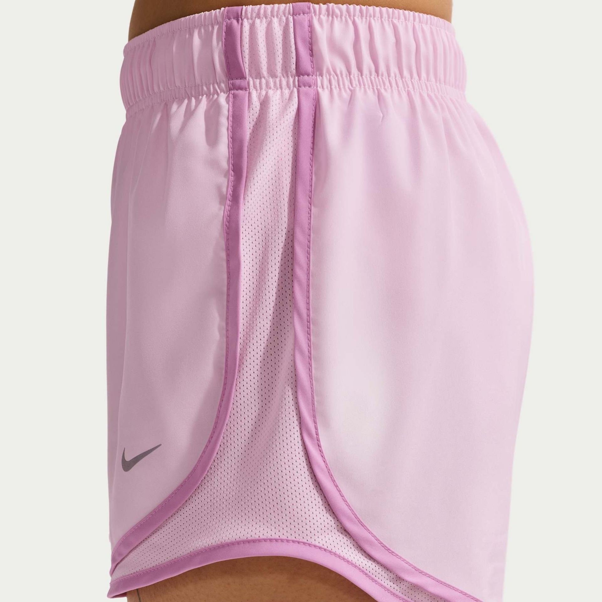 Shorts Nike Dri-FIT Tempo Feminino - Foto 3