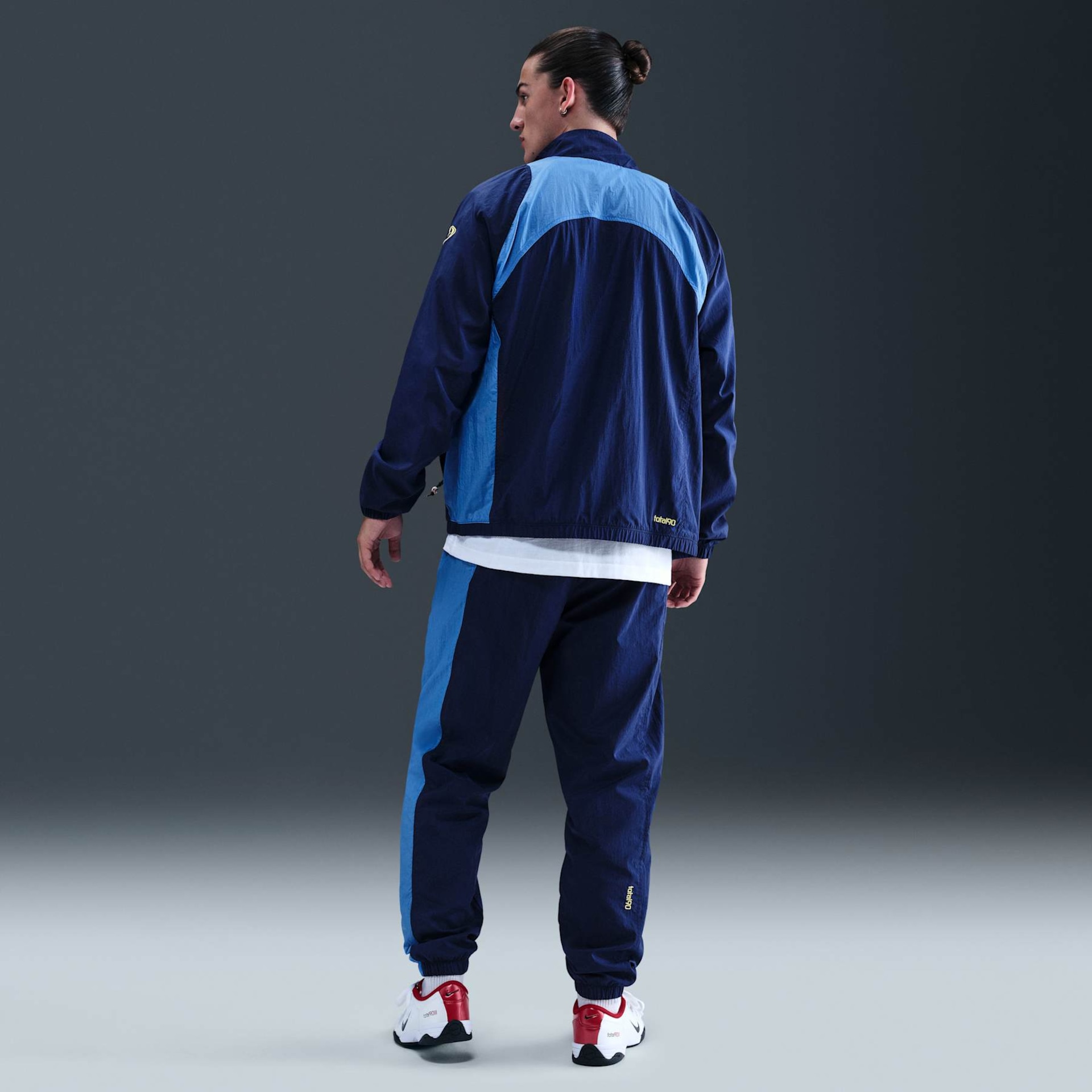 Jaqueta Tottenham Nike Total 90 Masculina - Foto 5