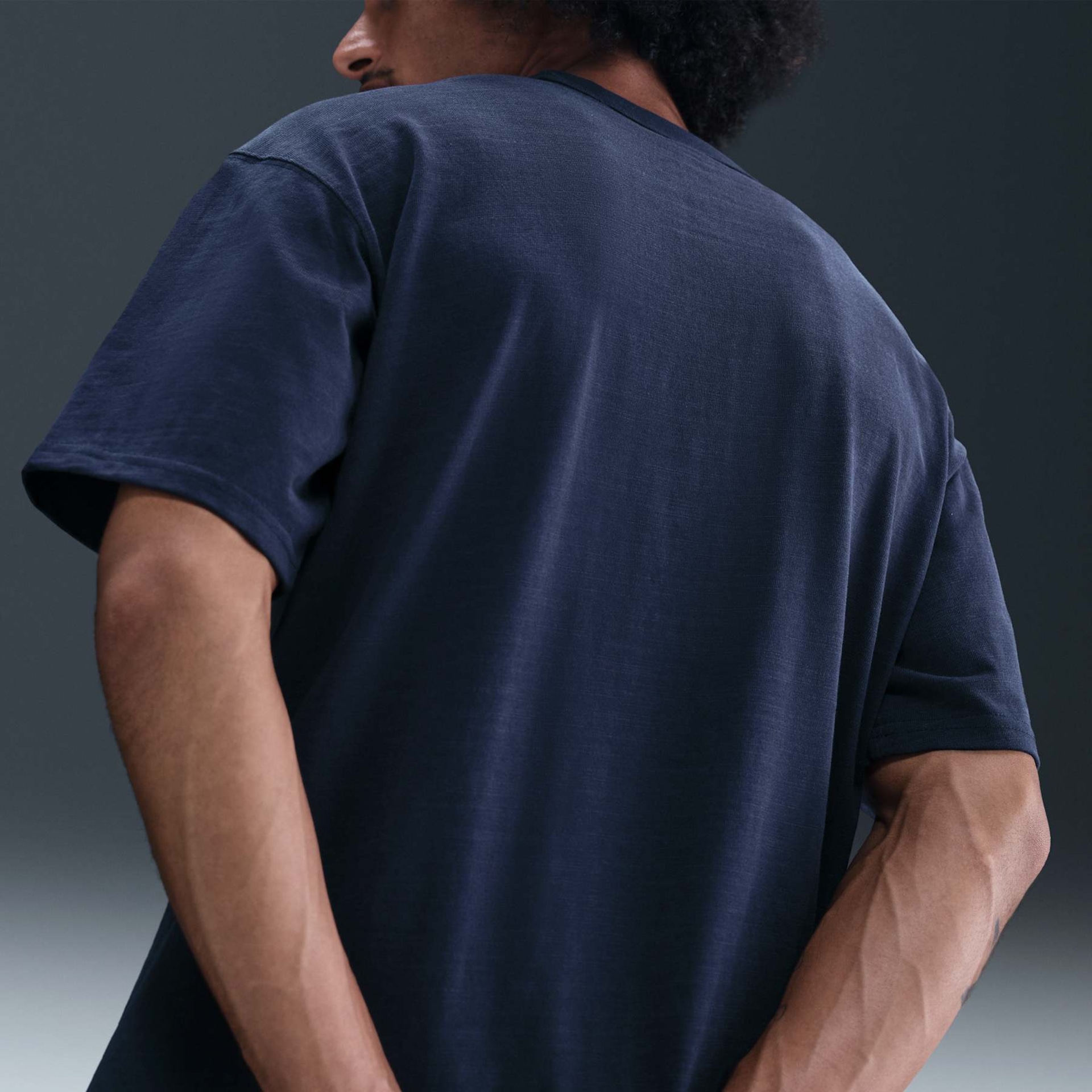 Camiseta Nike Sportswear Essential Masculina - Foto 2