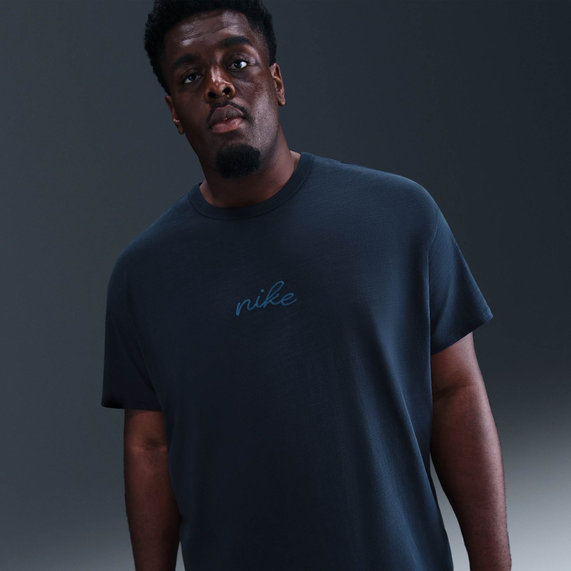 Camiseta Nike Sportswear Essential Masculina - Foto 6