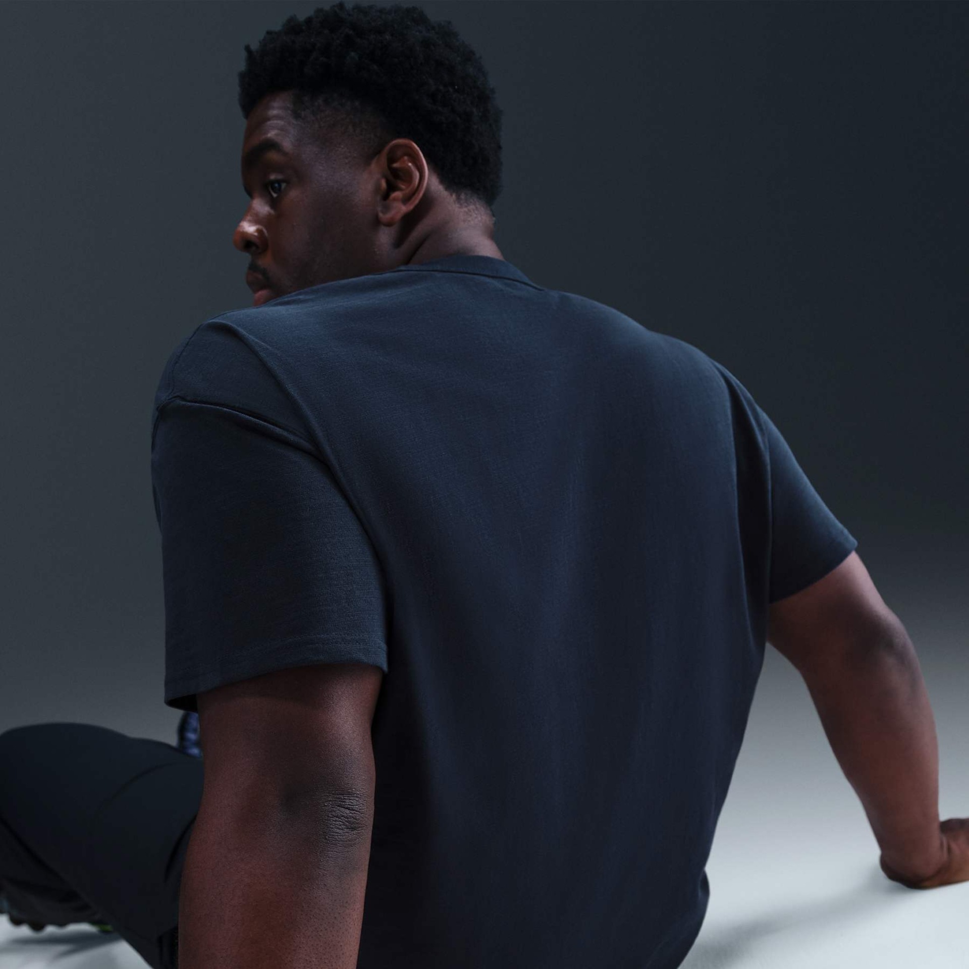 Camiseta Nike Sportswear Essential Masculina - Foto 7