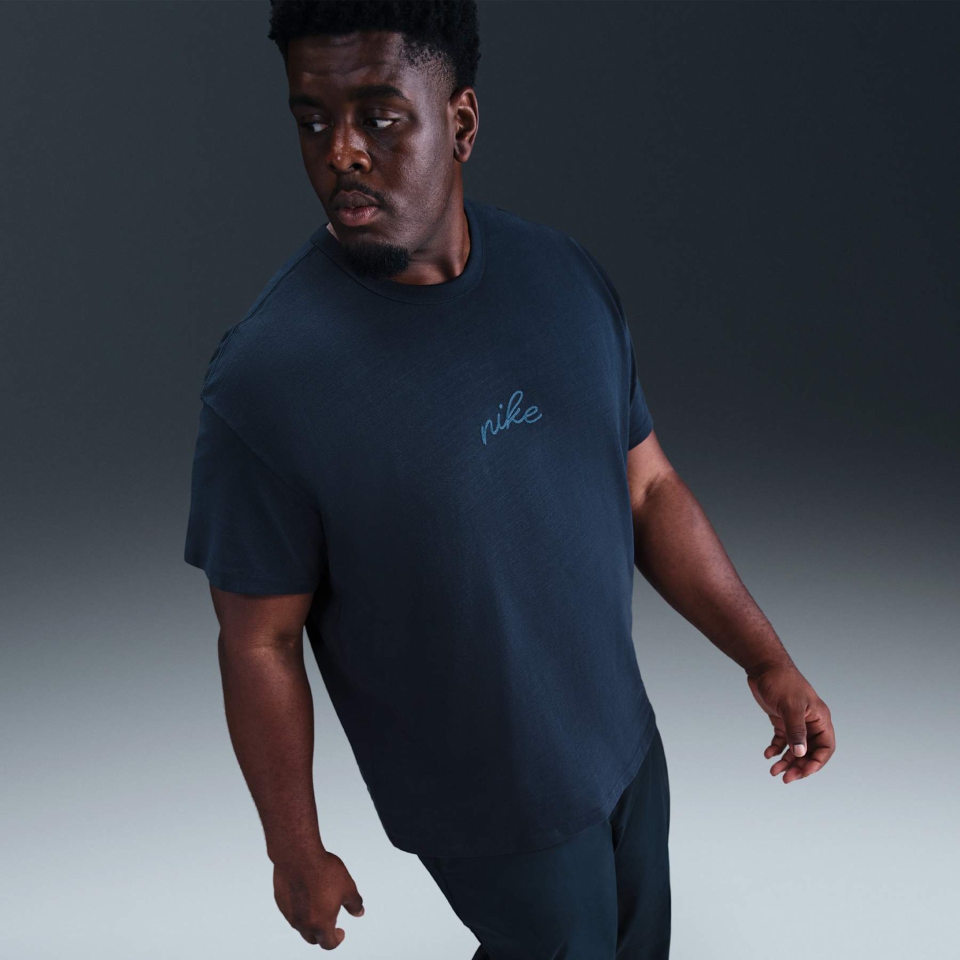 Camiseta Nike Sportswear Essential Masculina - Foto 8