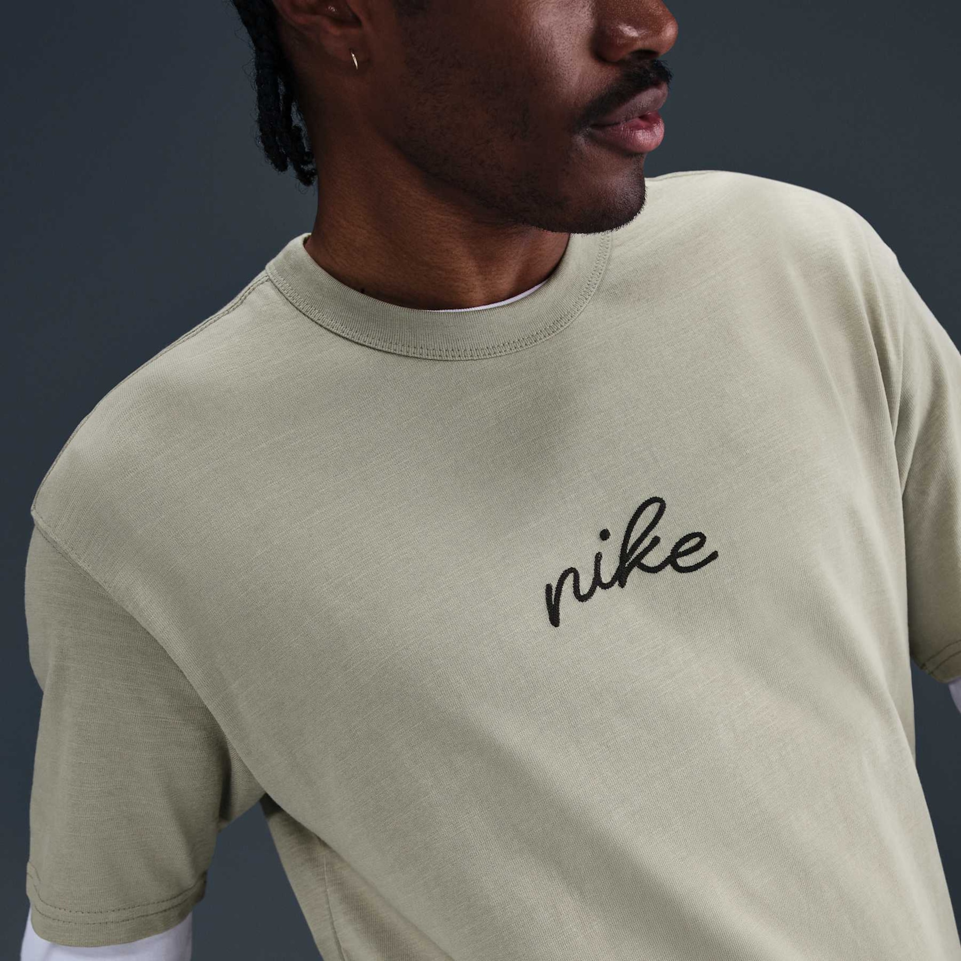 Camiseta Nike Sportswear Essential Masculina - Foto 3
