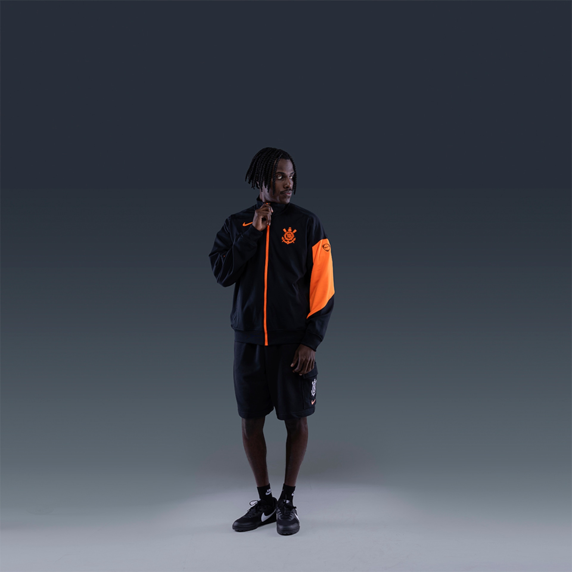 Jaqueta Corinthians Nike Total 90 Essential Anthem III Masculina - Foto 5