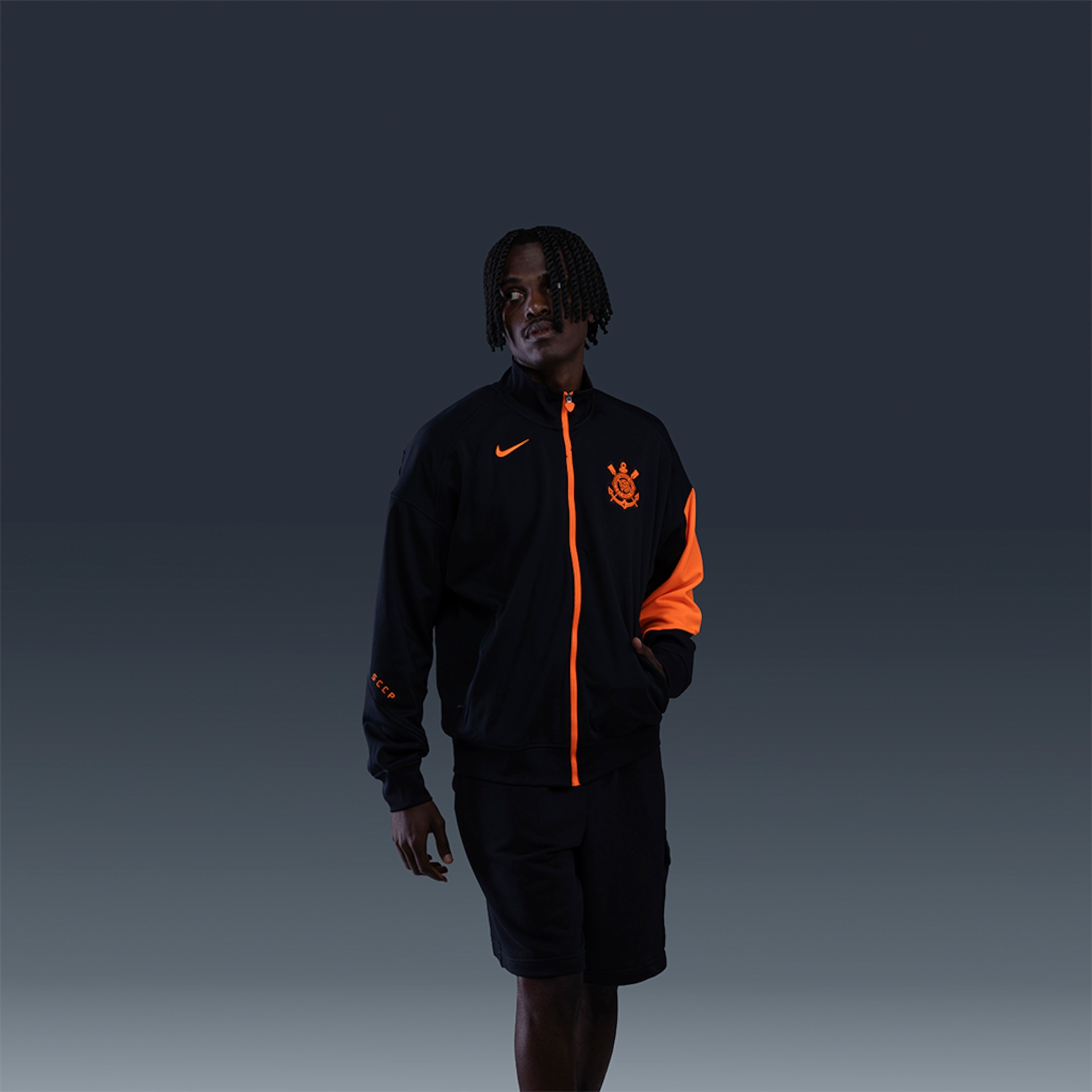 Jaqueta Corinthians Nike Total 90 Essential Anthem III Masculina - Foto 6