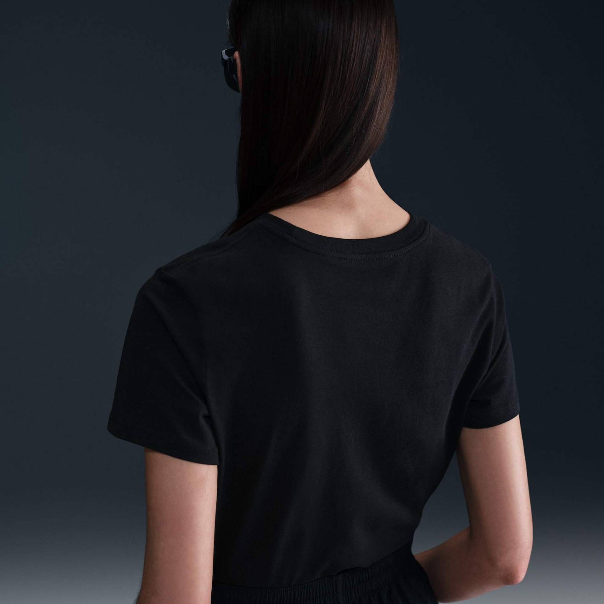 Camiseta Nike Sportswear Club Feminina - Foto 2